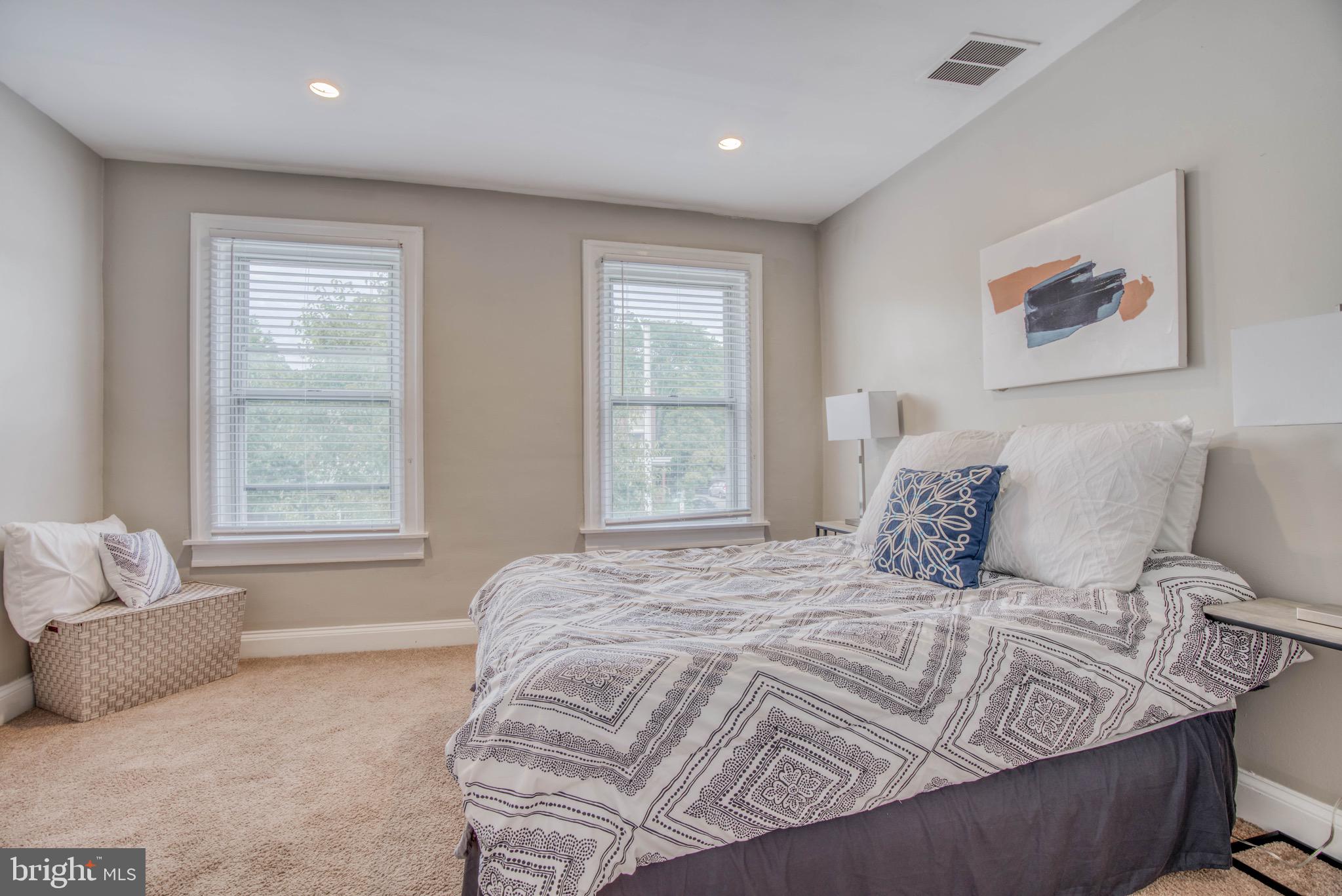 MEDFIELD - Residential