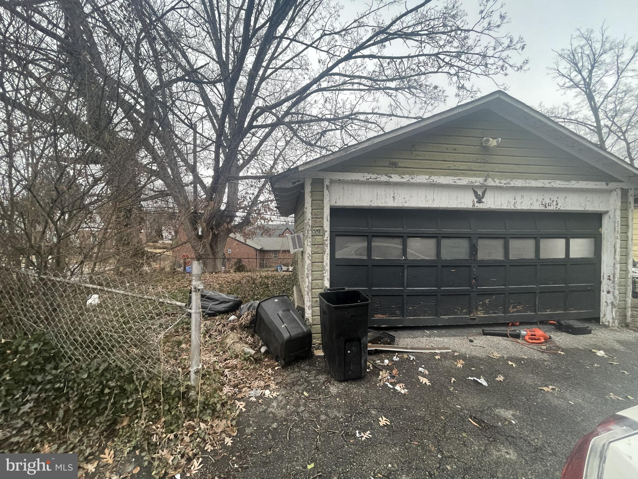 CLIFTON HEIGHTS - Residential