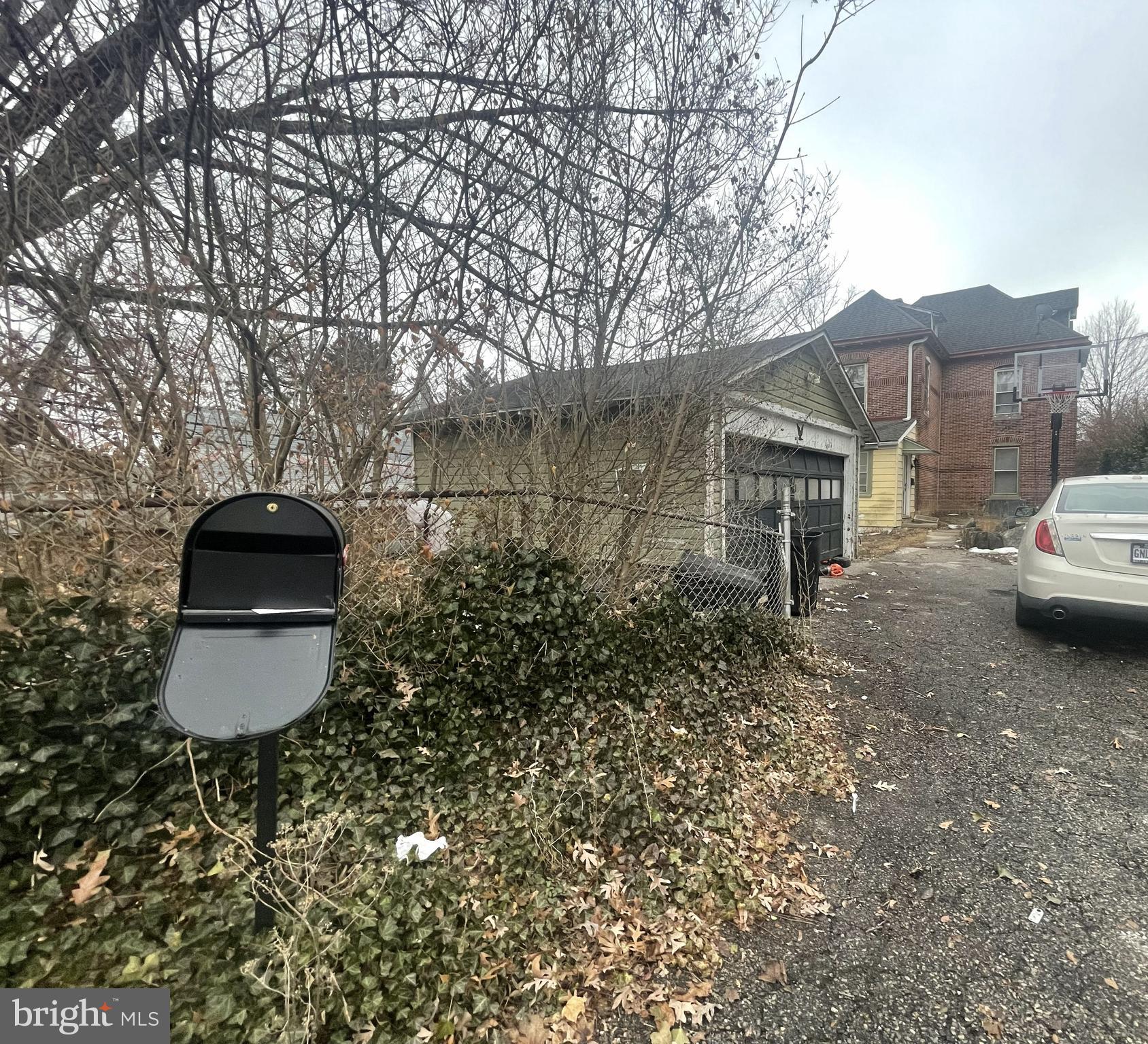 CLIFTON HEIGHTS - Residential