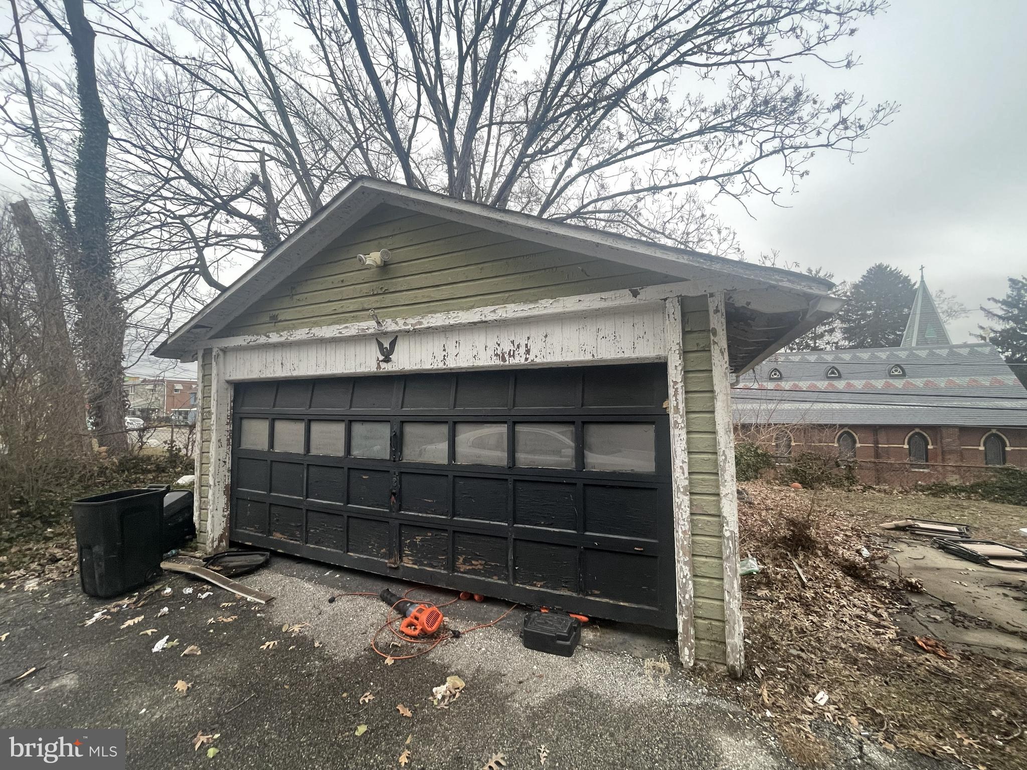 CLIFTON HEIGHTS - Residential