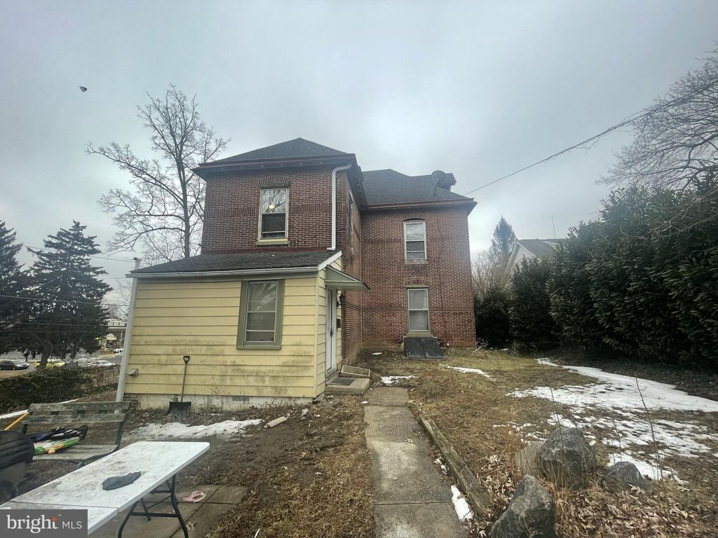 Photo of 201 W Baltimore Avenue, CLIFTON HEIGHTS, PA 19018 (MLS # PADE2108500)