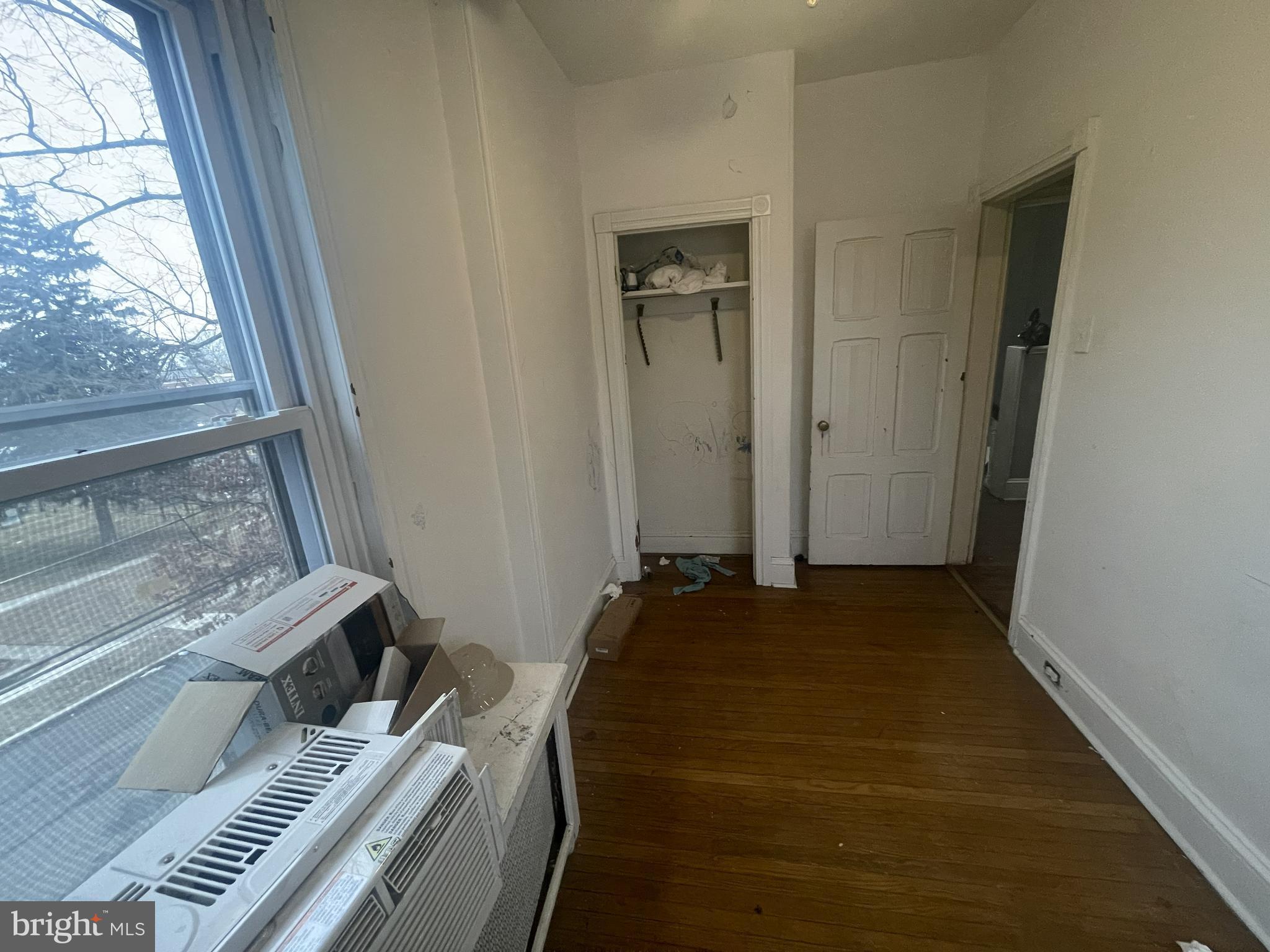 CLIFTON HEIGHTS - Residential