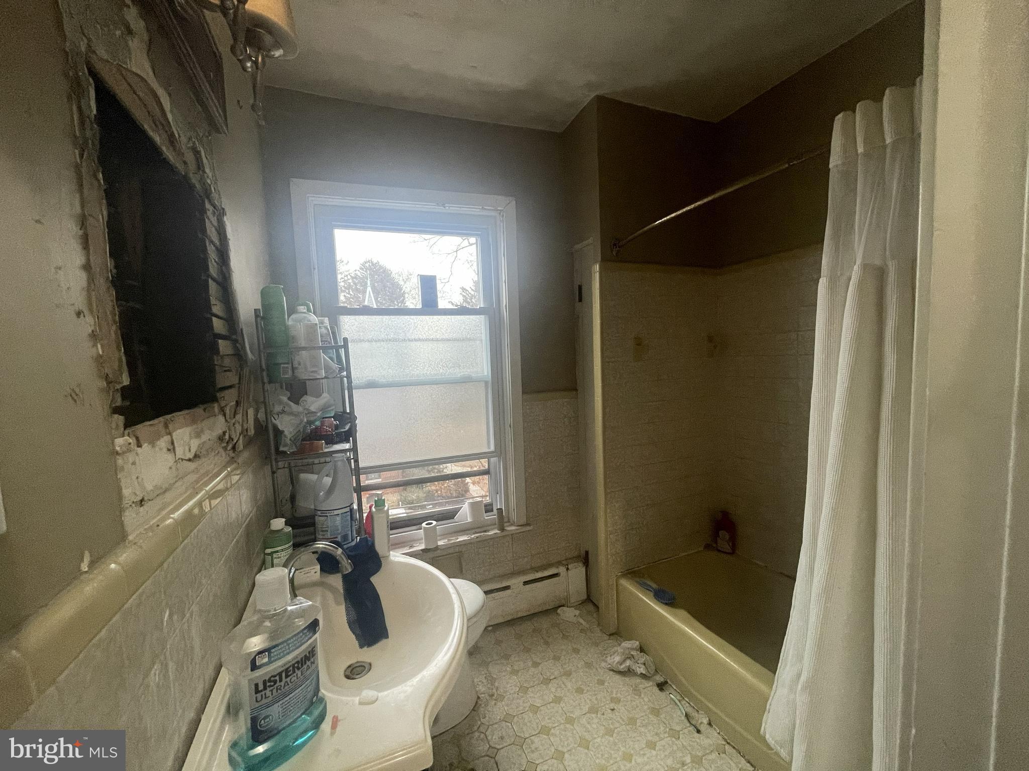 CLIFTON HEIGHTS - Residential