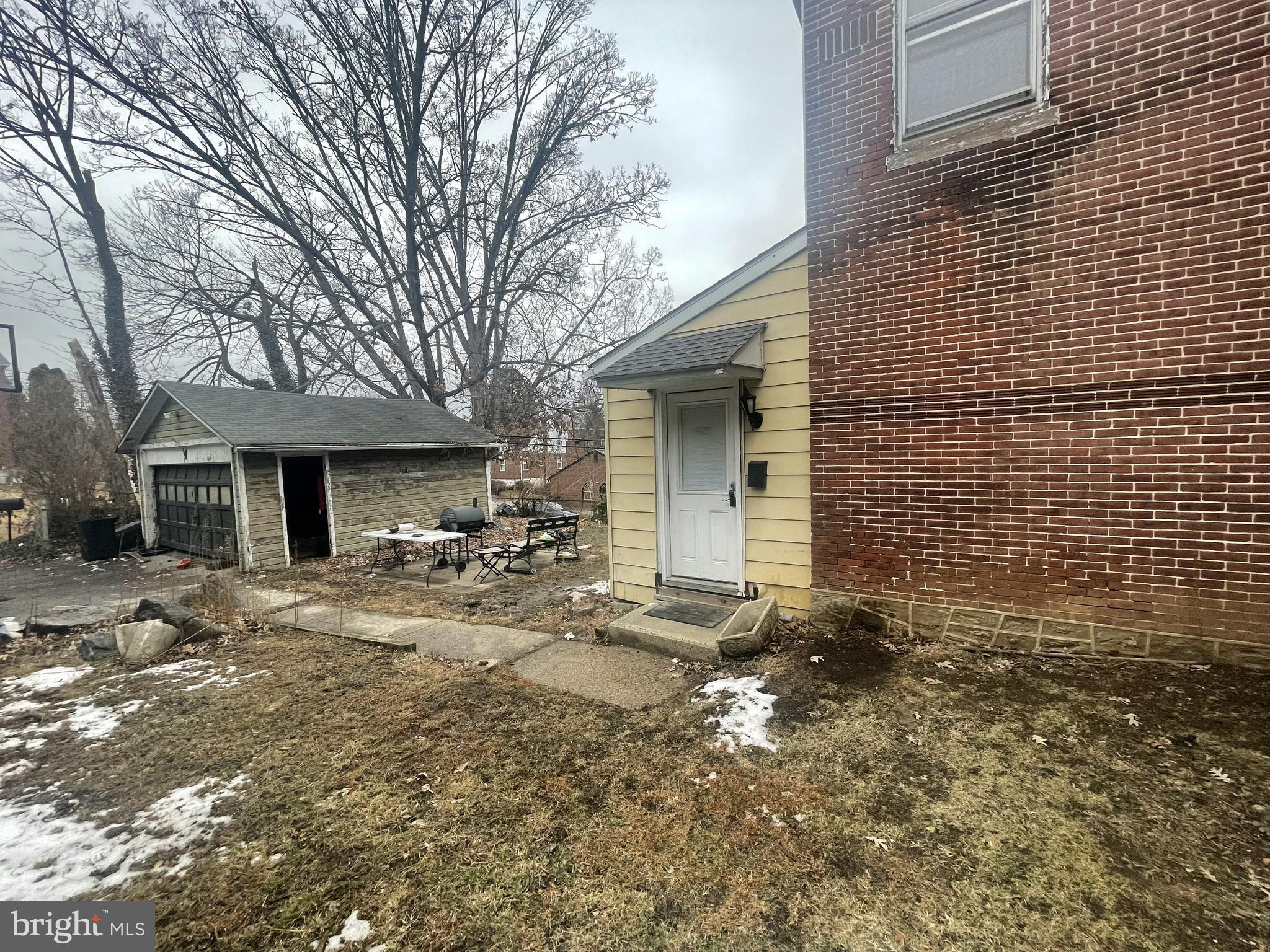 CLIFTON HEIGHTS - Residential