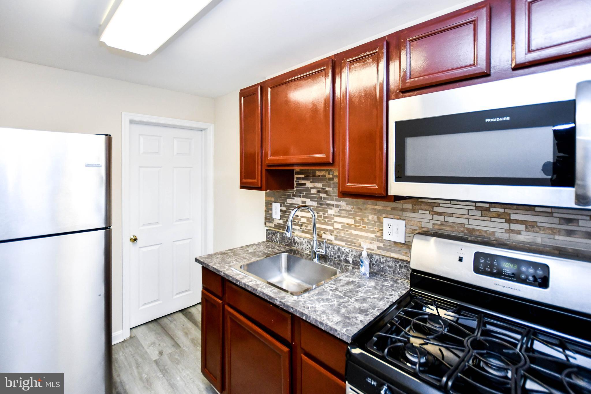 PARKSIDE - Residential Lease