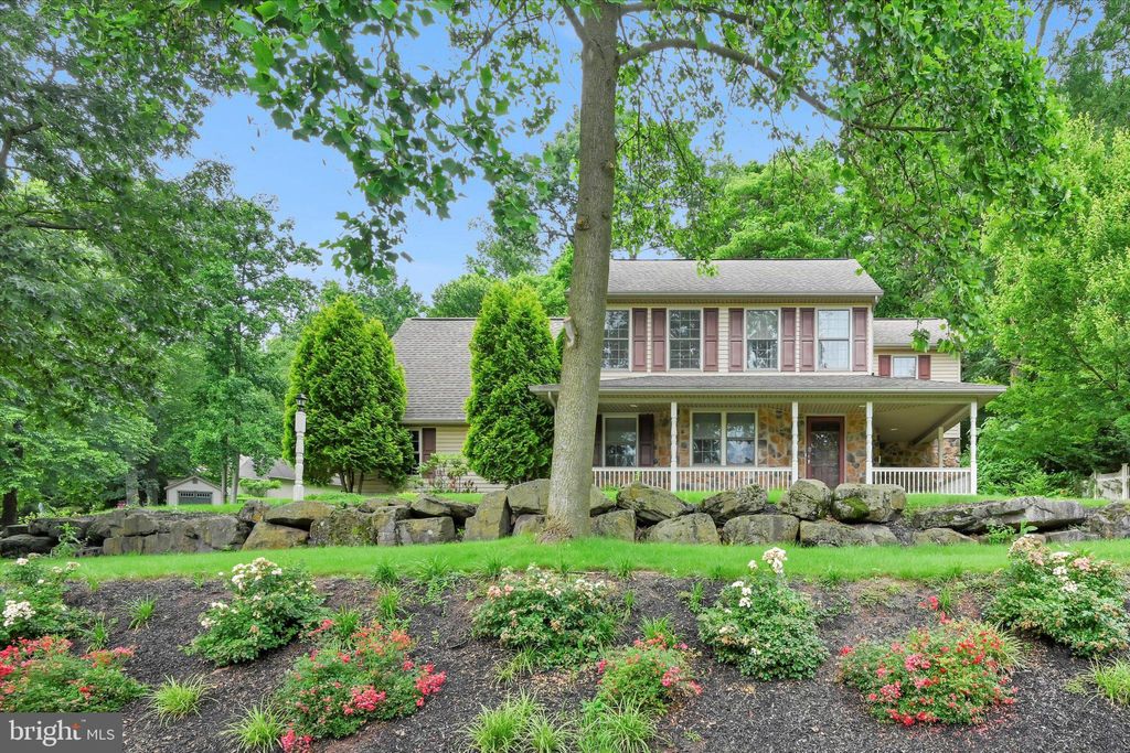 Photo of 88 Ridge Avenue, EPHRATA, PA 17522 (MLS # PALA2072024)