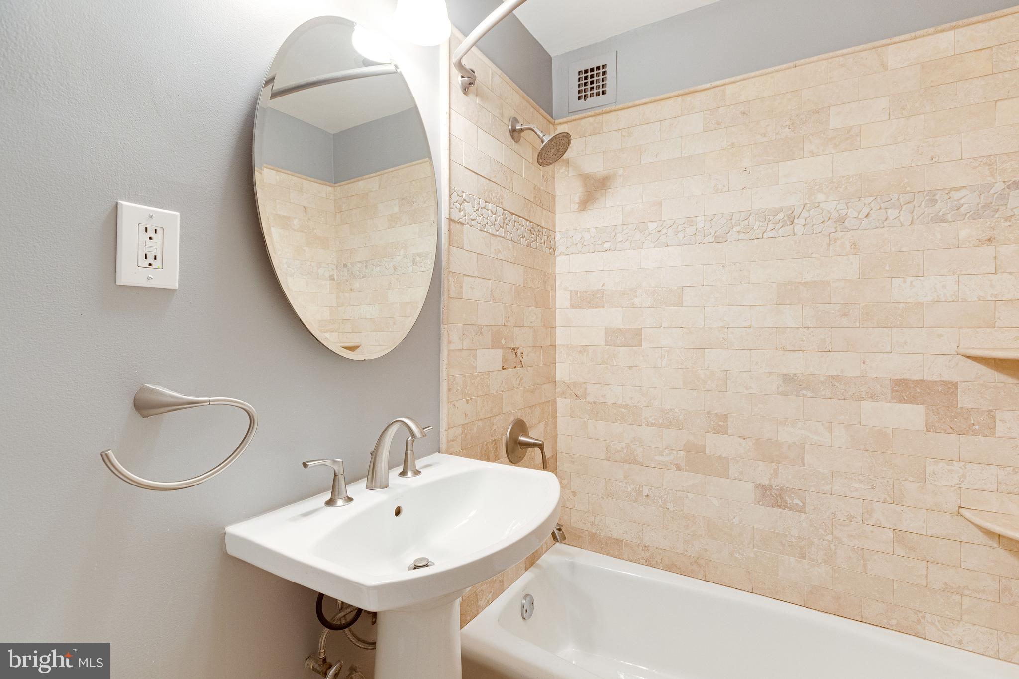 KENWOOD PLACE - Residential