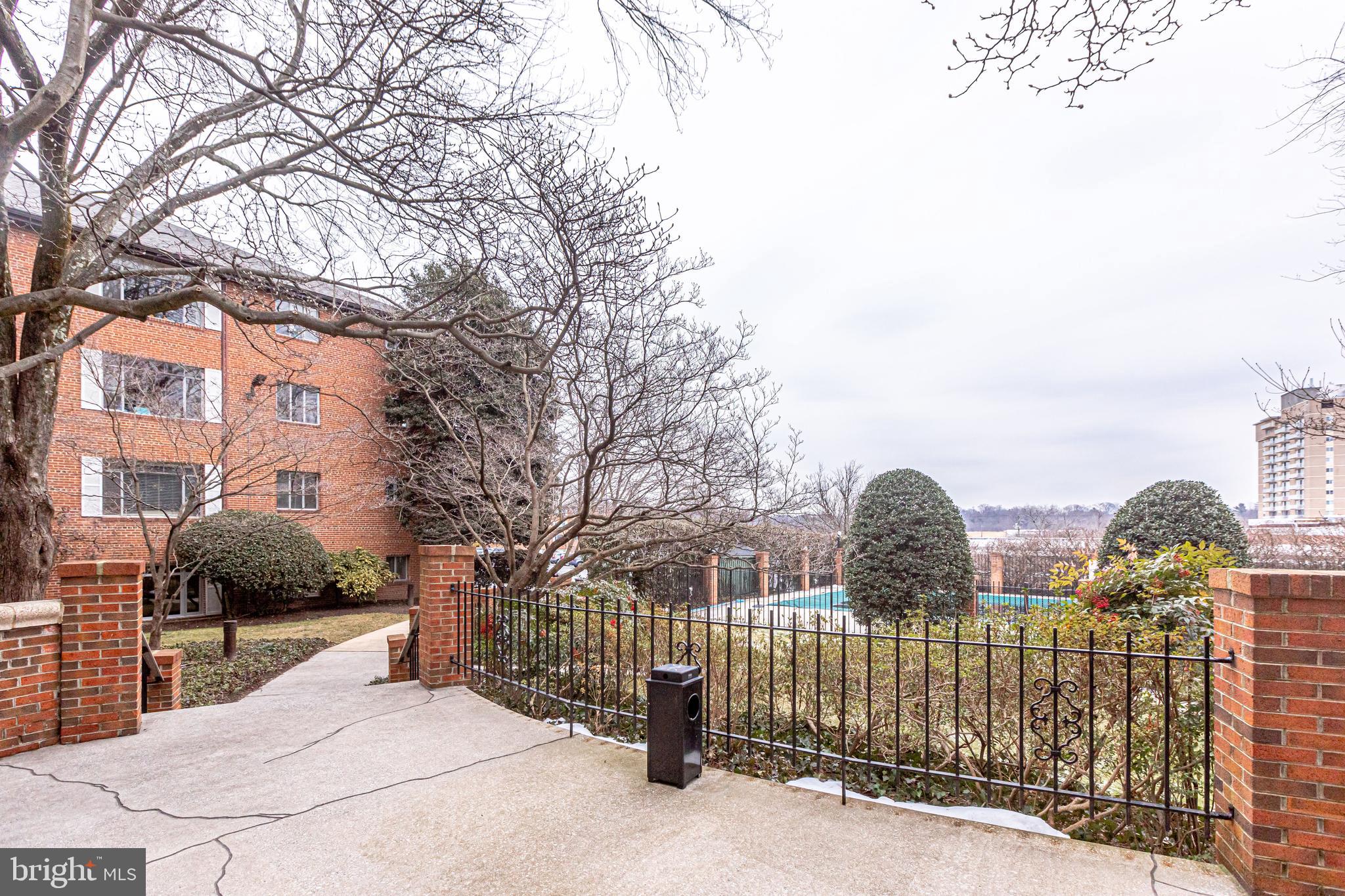 KENWOOD PLACE - Residential