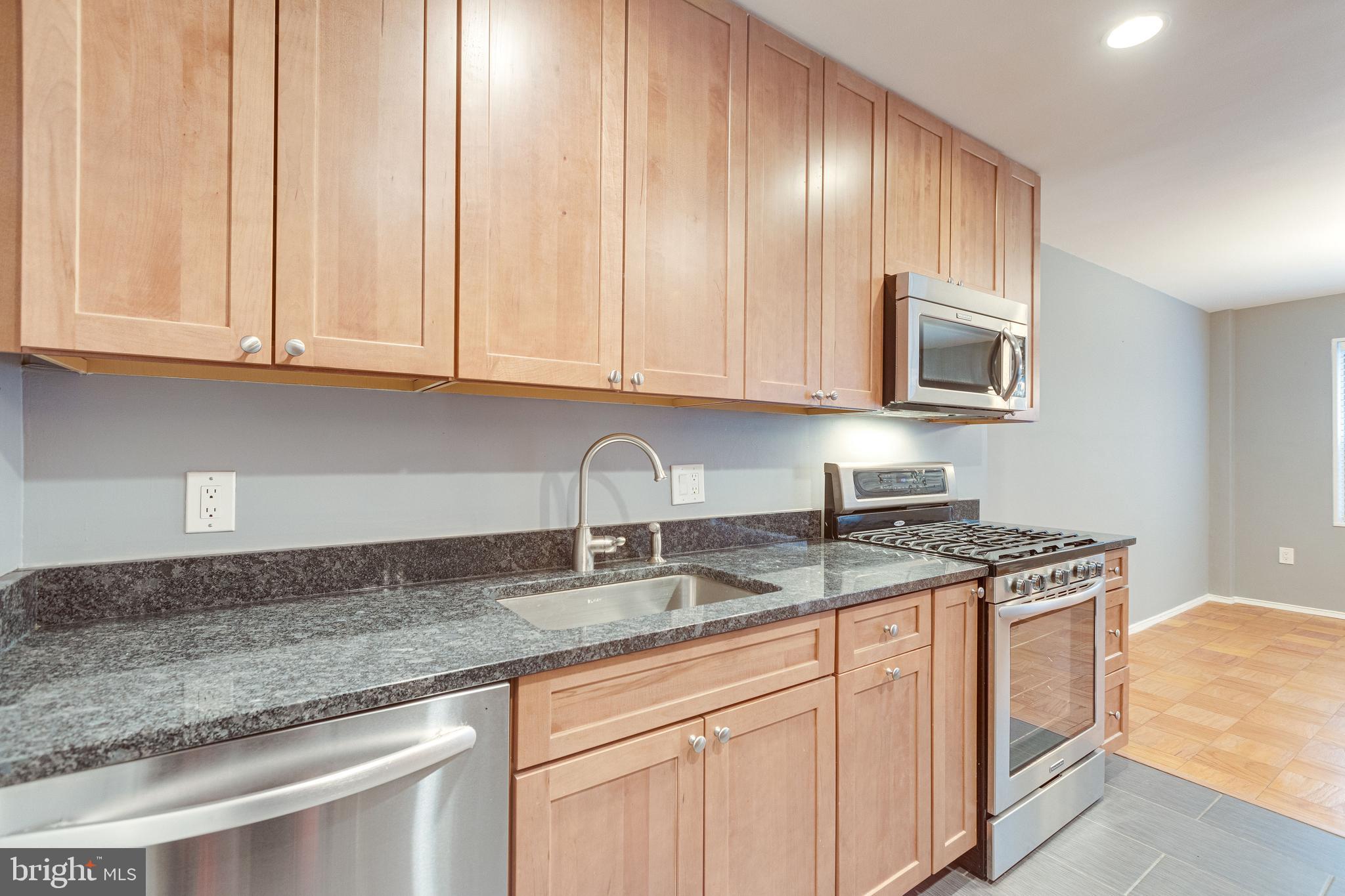 KENWOOD PLACE - Residential