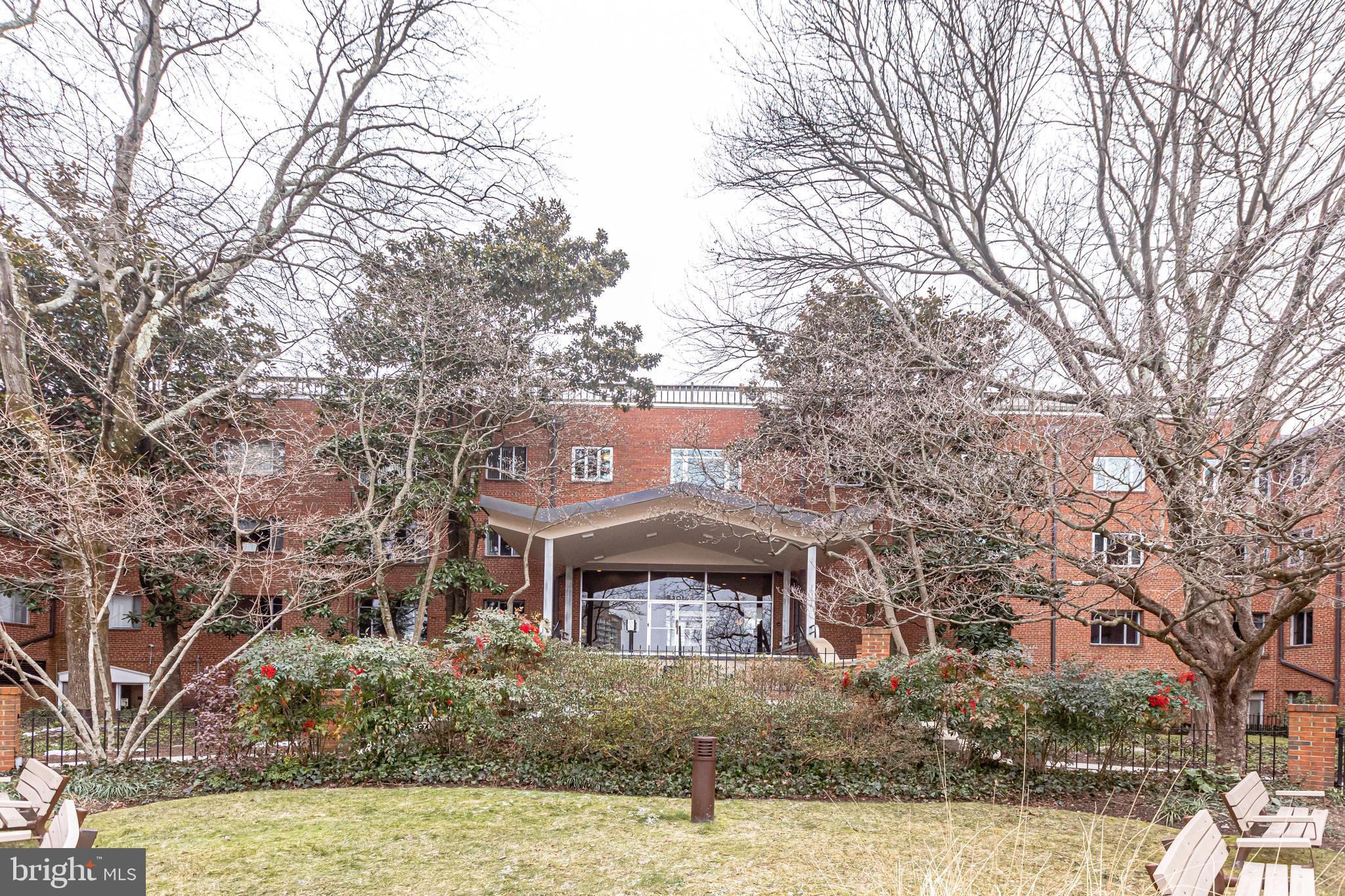 KENWOOD PLACE - Residential