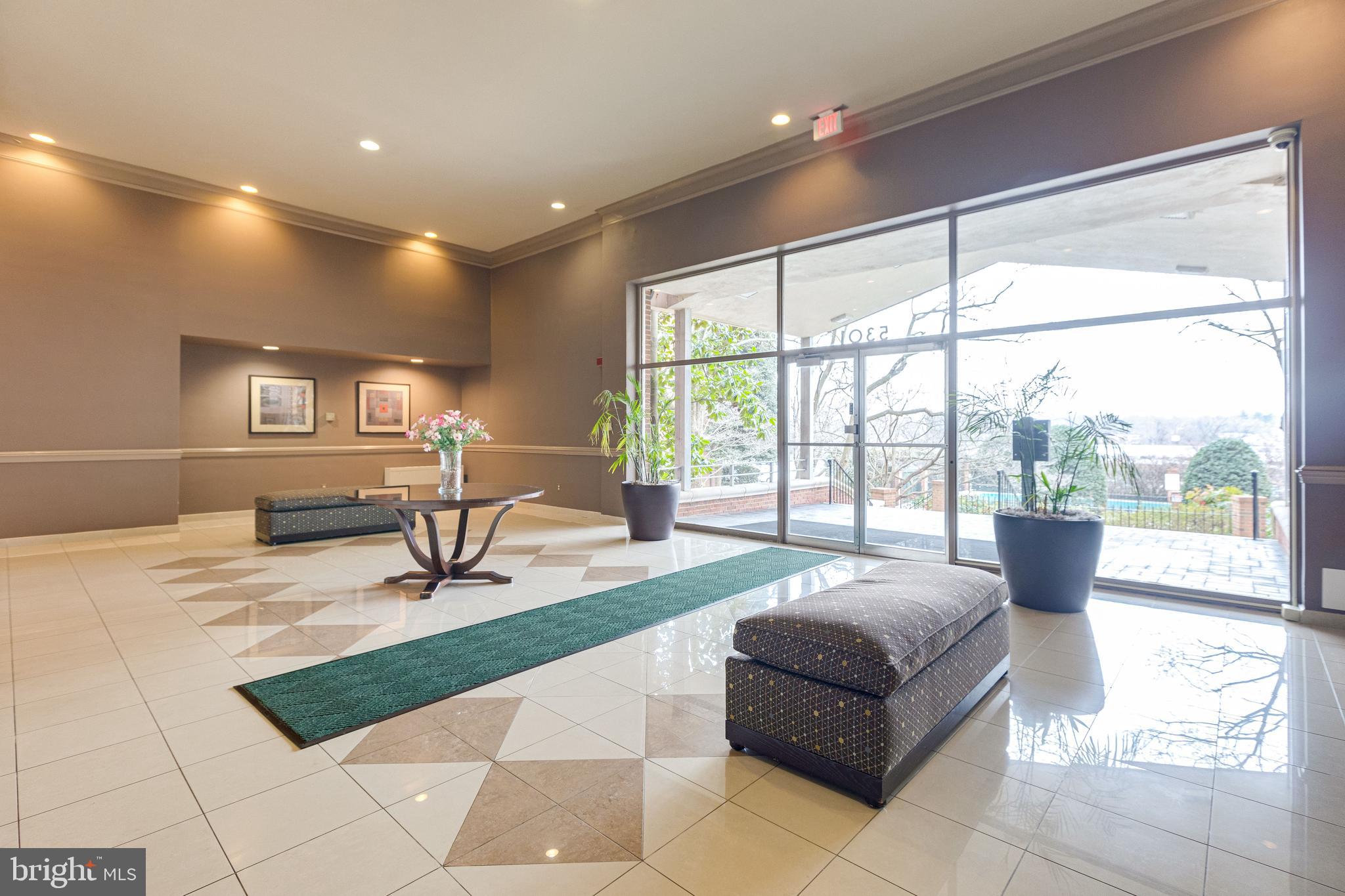 KENWOOD PLACE - Residential