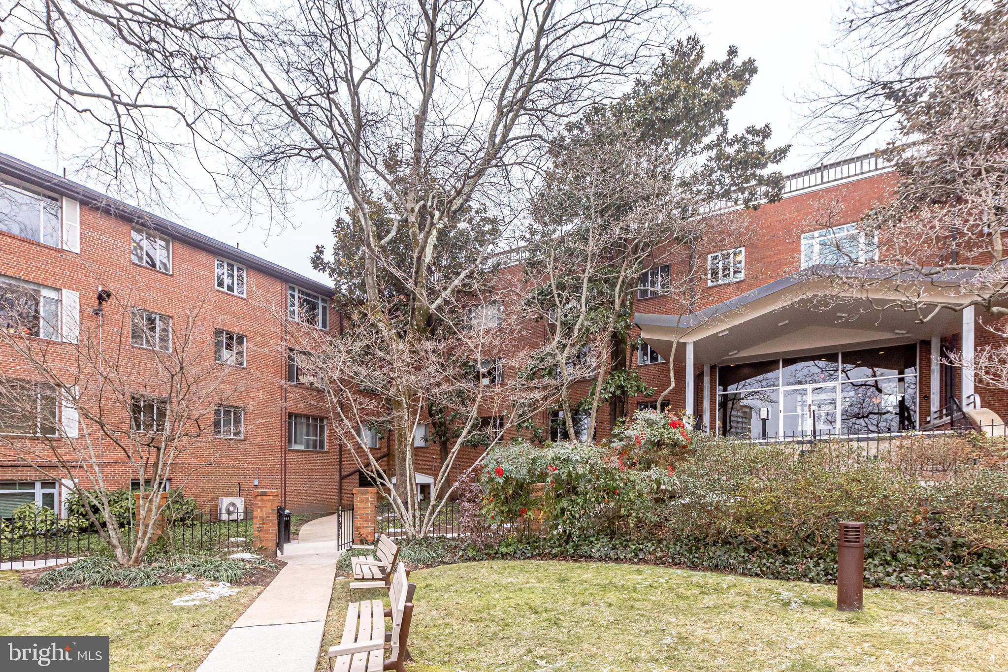 KENWOOD PLACE - Residential