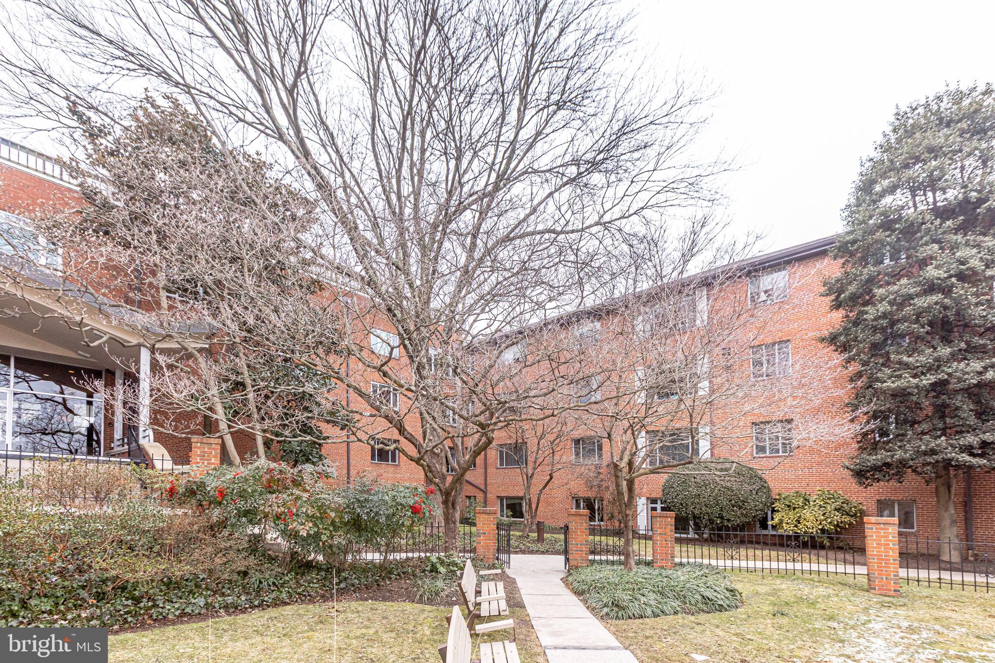 KENWOOD PLACE - Residential