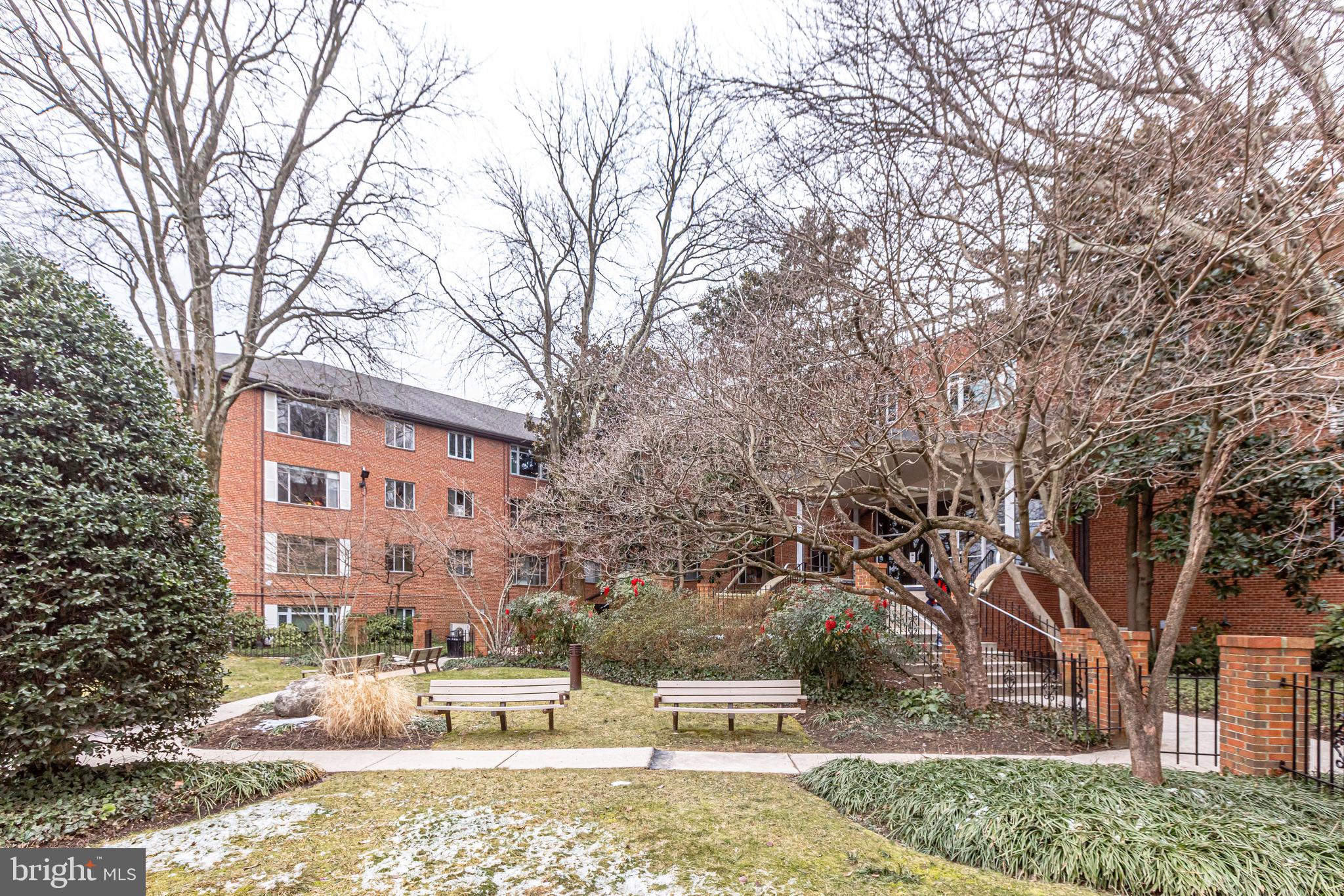 KENWOOD PLACE - Residential