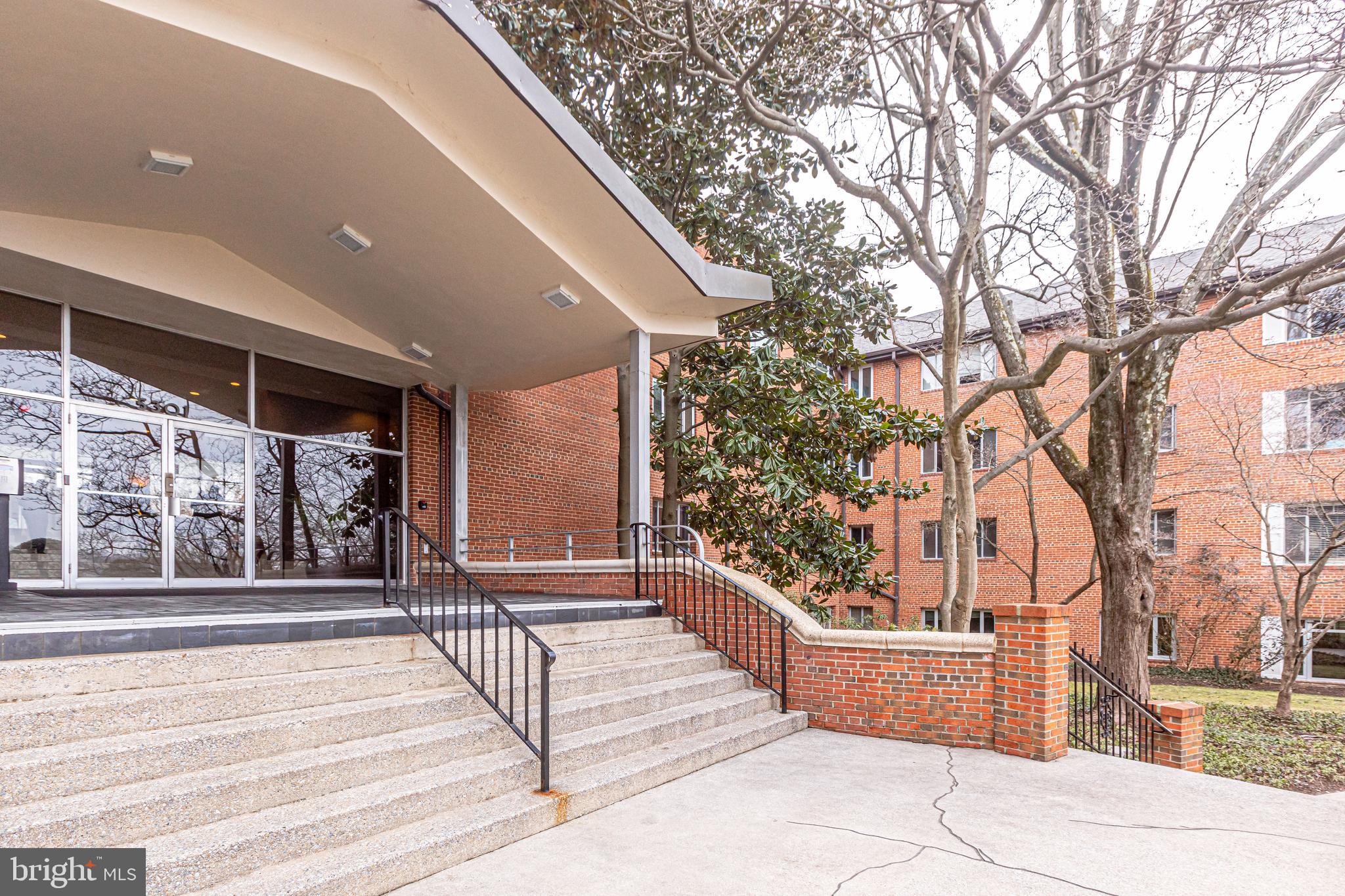 KENWOOD PLACE - Residential