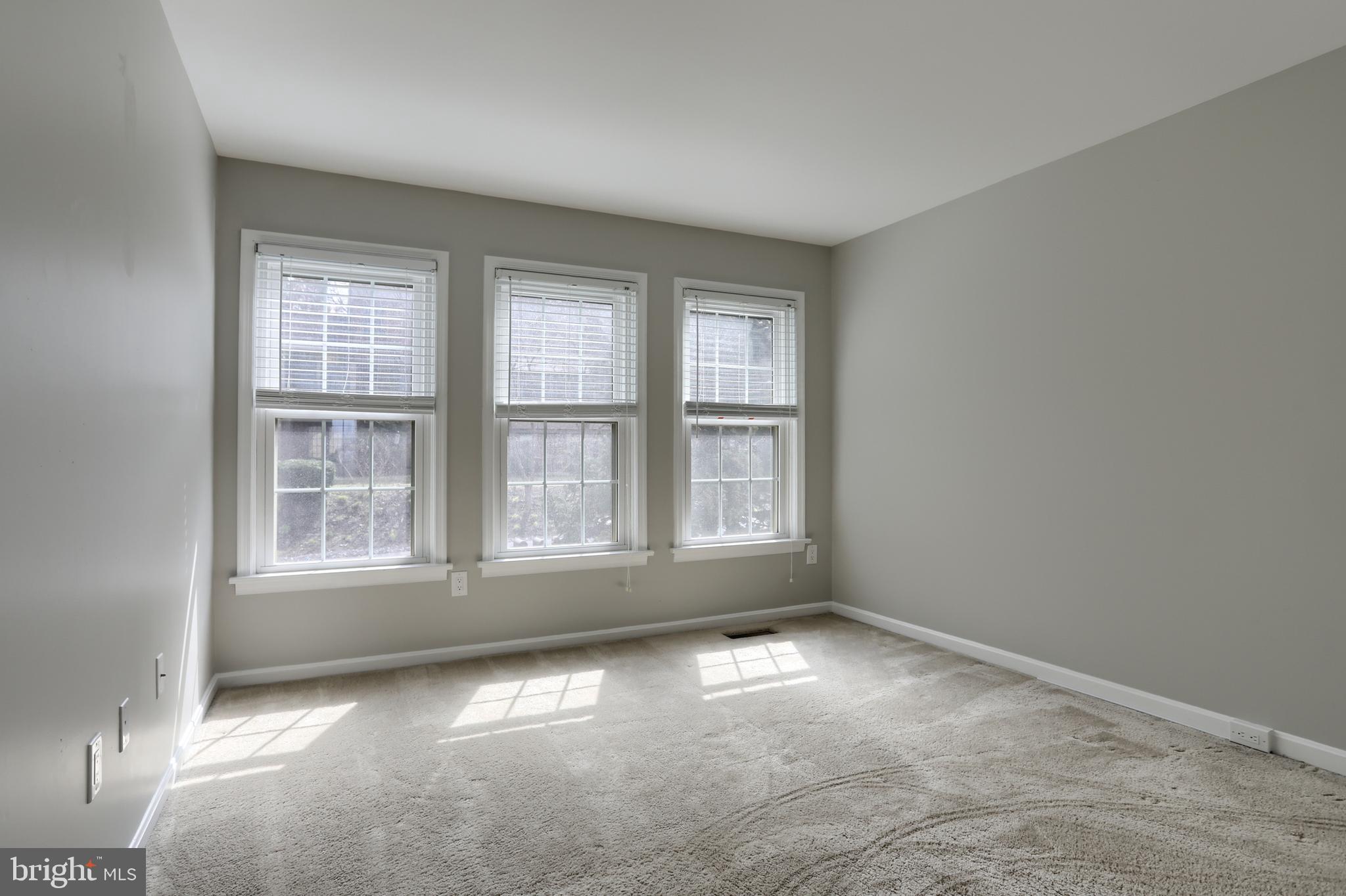 OAKMONT - Residential