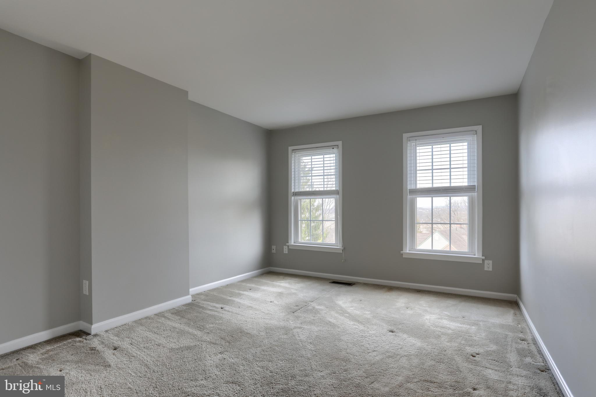 OAKMONT - Residential