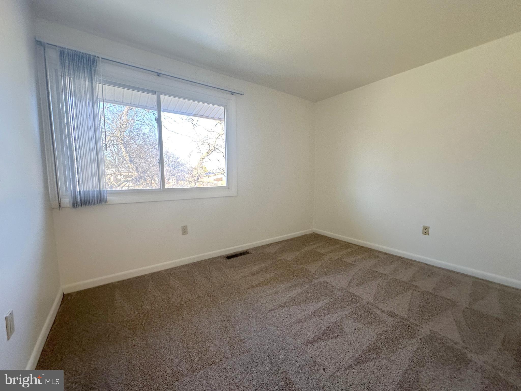 NORTHSIDE TOWNHOUSE APARTMENTS - Residential Lease