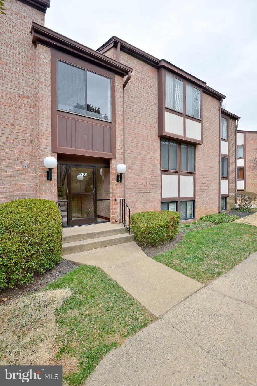 Discover comfort and convenience in this spacious 1,109 sq. ft. 2-bedroom, 2-bathroom condo located in the highly desirable Hawthorne Village community. The bright and airy living room opens to a private balcony overlooking a serene, wooded common area—perfect for relaxing after a long day. The kitchen features ample cabinet space with elegant Quartz countertops, offering both functionality and style. Enjoy meals in the separate dining room. A full-sized washer and dryer are conveniently located in-unit for added ease. All utilities are included in the rent, except for plug-ins and cable. Prime location just minutes from Vienna Metro, Downtown Vienna, and Mosaic District, with easy access to shopping, dining, and entertainment. Zoned for the highly regarded Oakton High School. Don't miss this opportunity—schedule a viewing today!