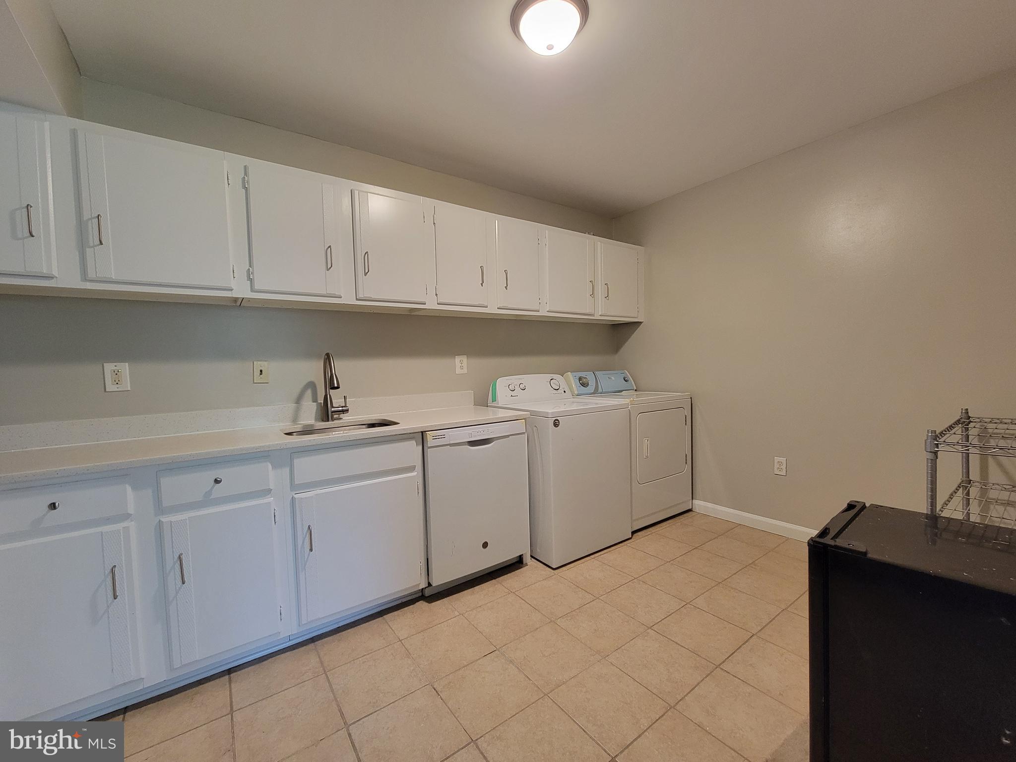 HAWTHORNE VILLAGE - Residential Lease