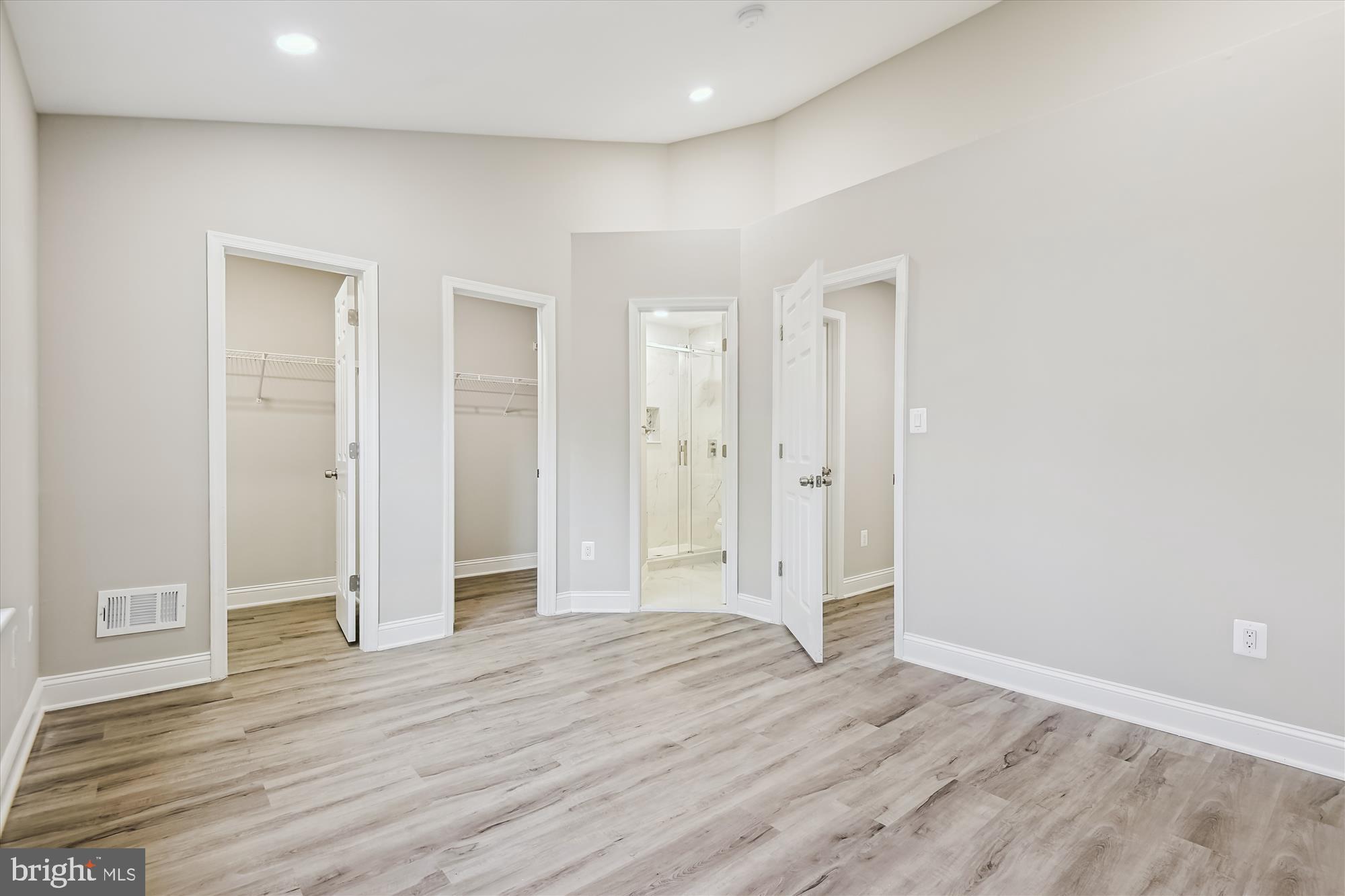 VILLAGE OF DEER PARK - Residential