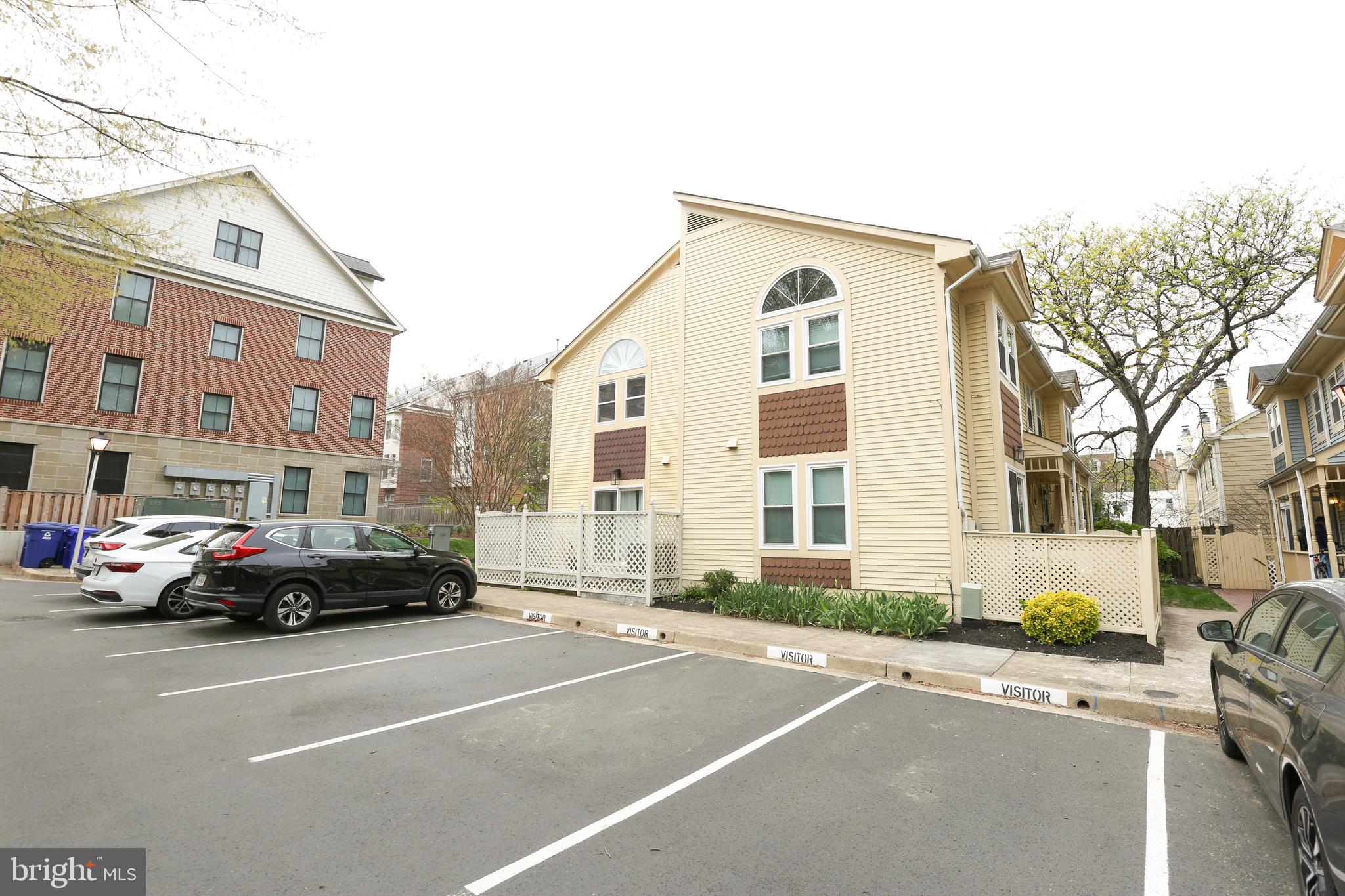 1112 N UTAH STREET