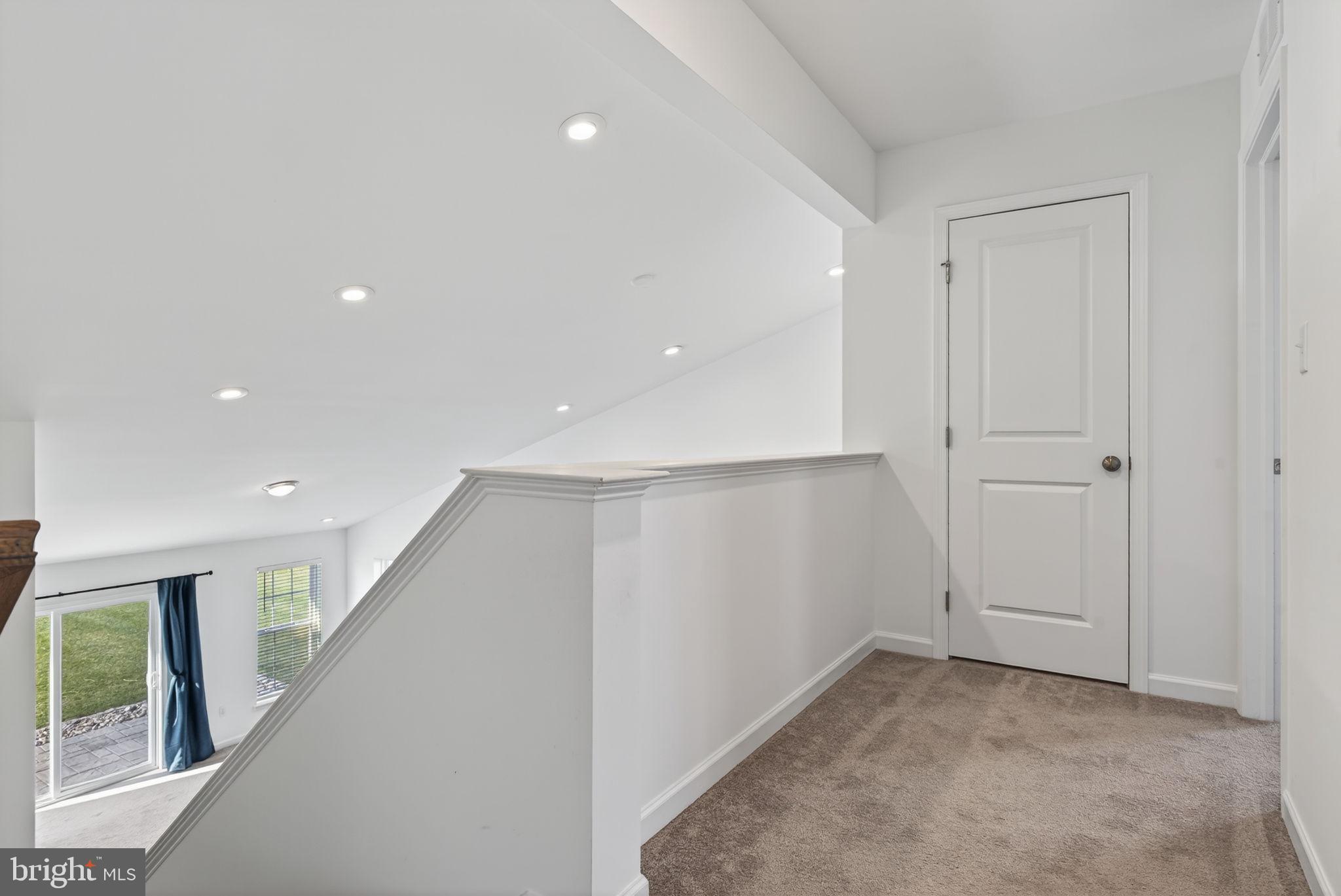 PARADISE VILLAGE - Residential