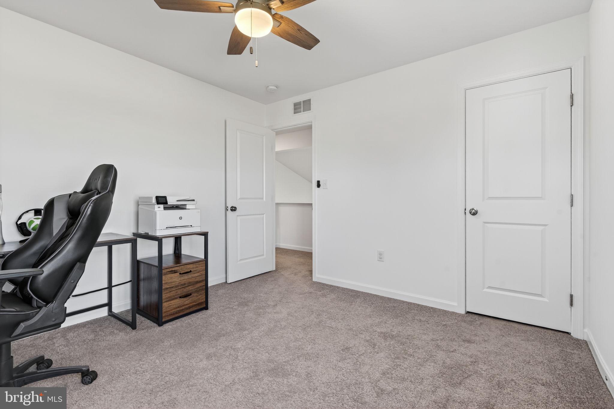 PARADISE VILLAGE - Residential