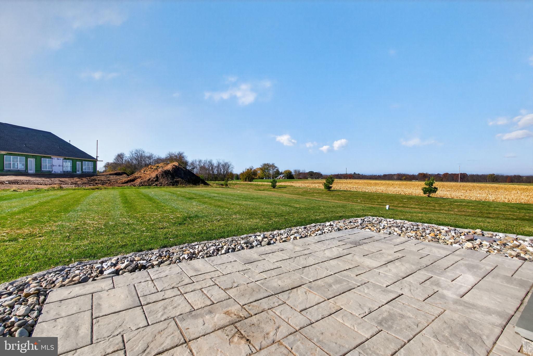 PARADISE VILLAGE - Residential