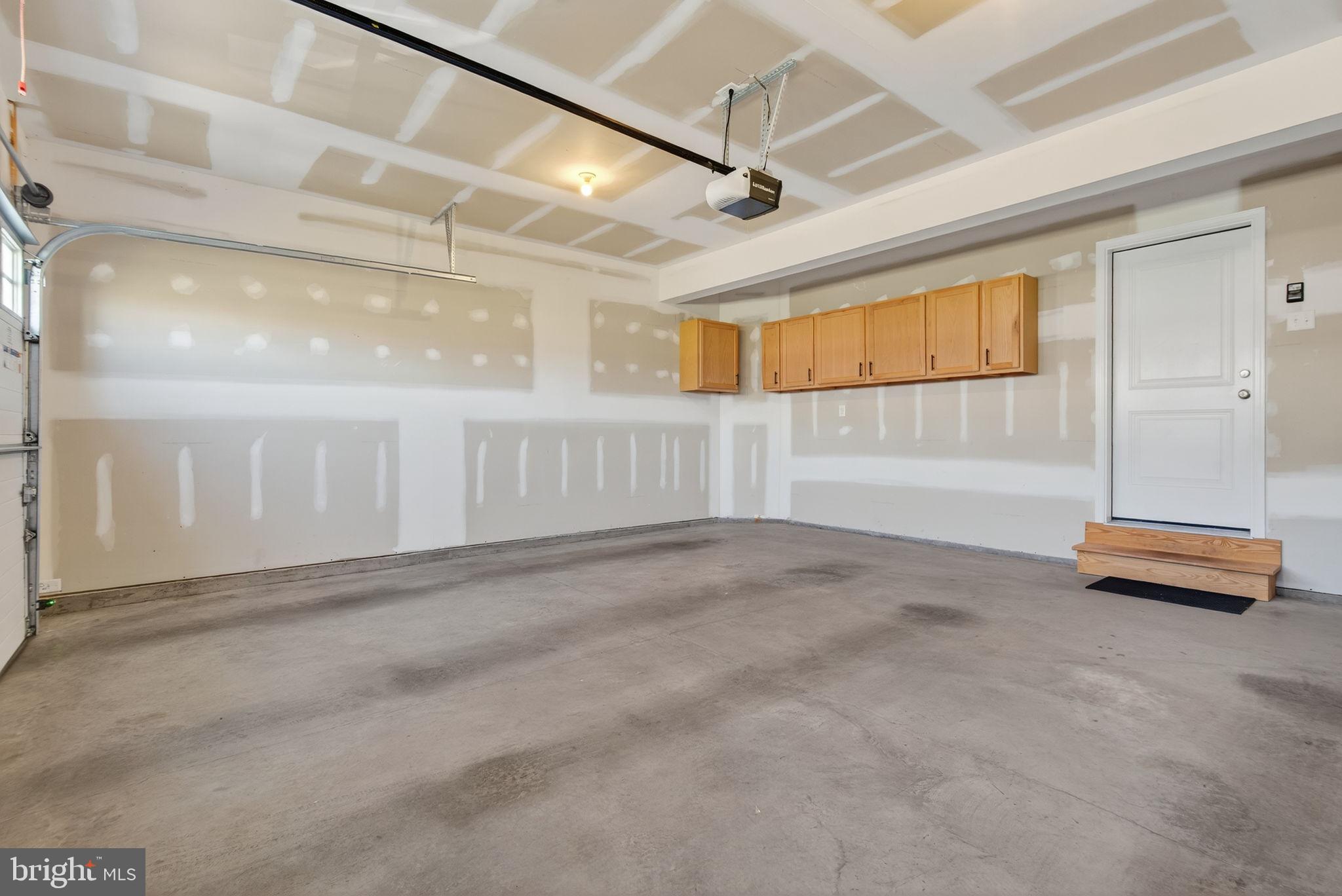 PARADISE VILLAGE - Residential