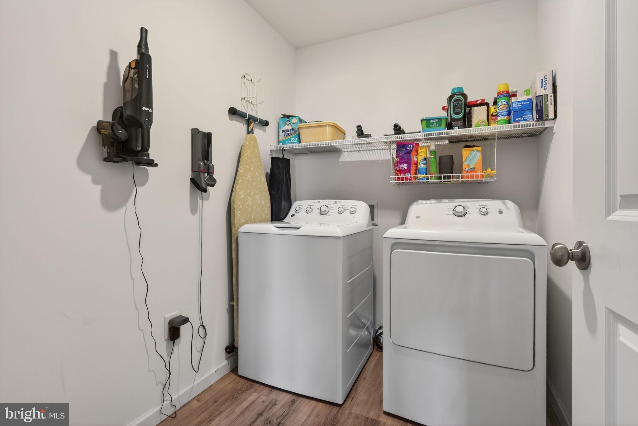 PARADISE VILLAGE - Residential