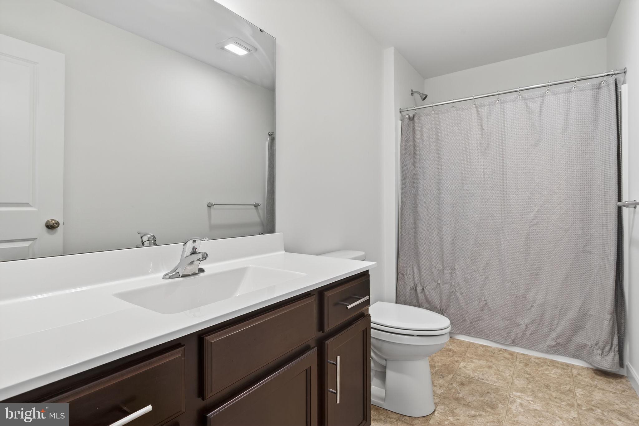 PARADISE VILLAGE - Residential