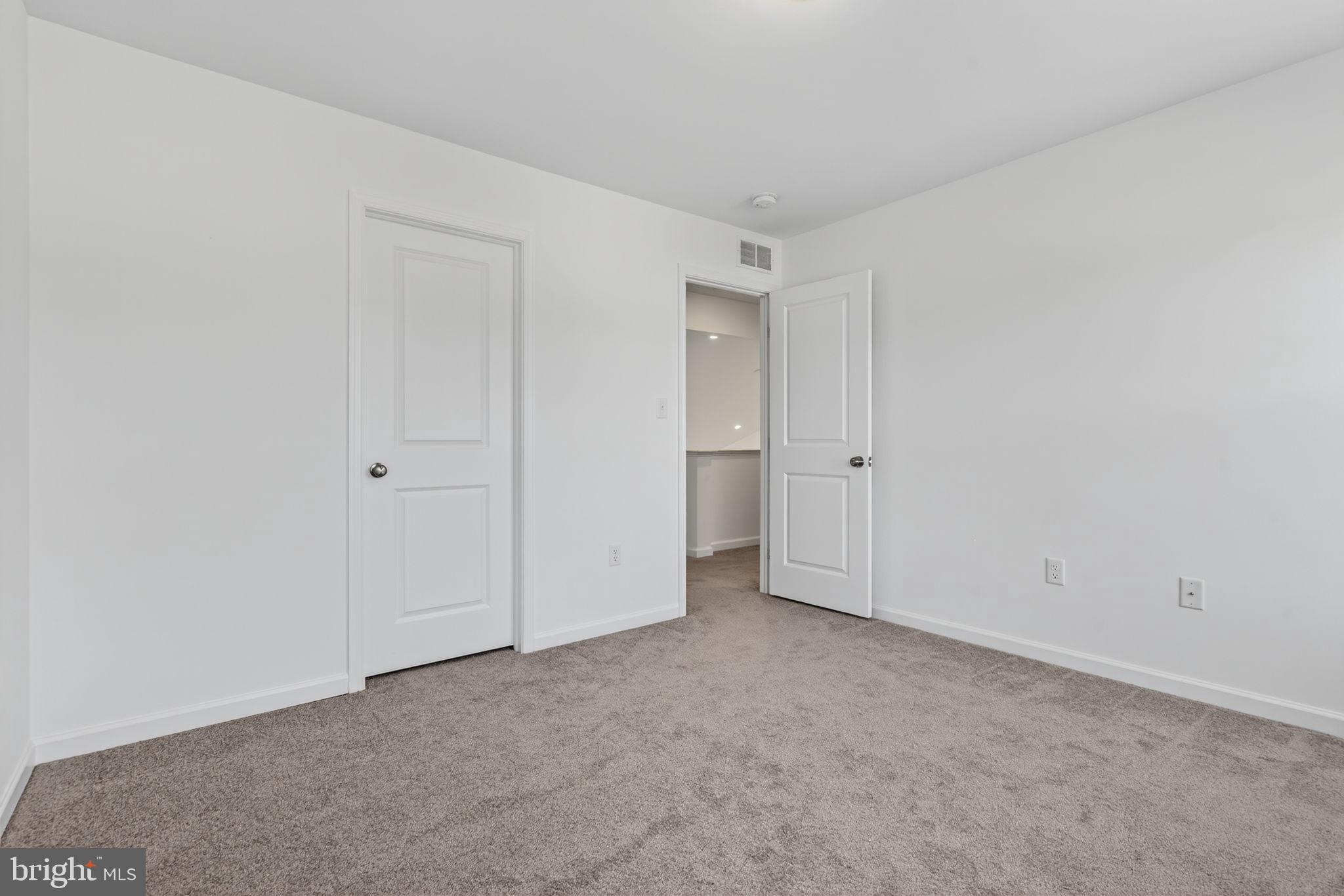 PARADISE VILLAGE - Residential