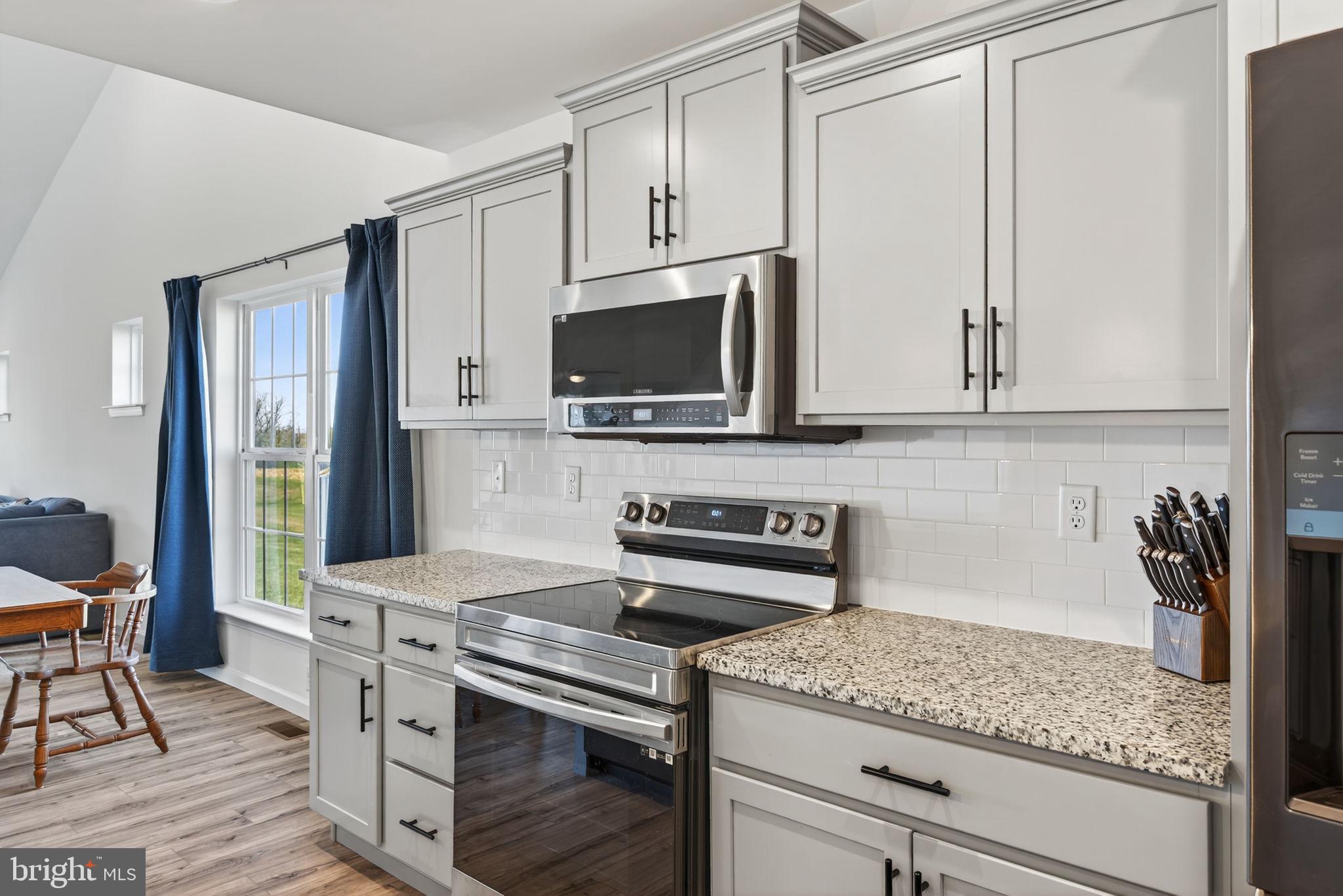 PARADISE VILLAGE - Residential