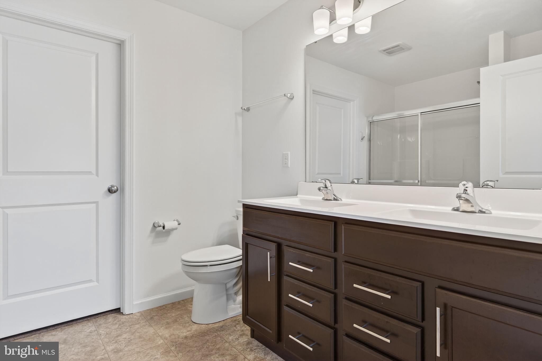 PARADISE VILLAGE - Residential