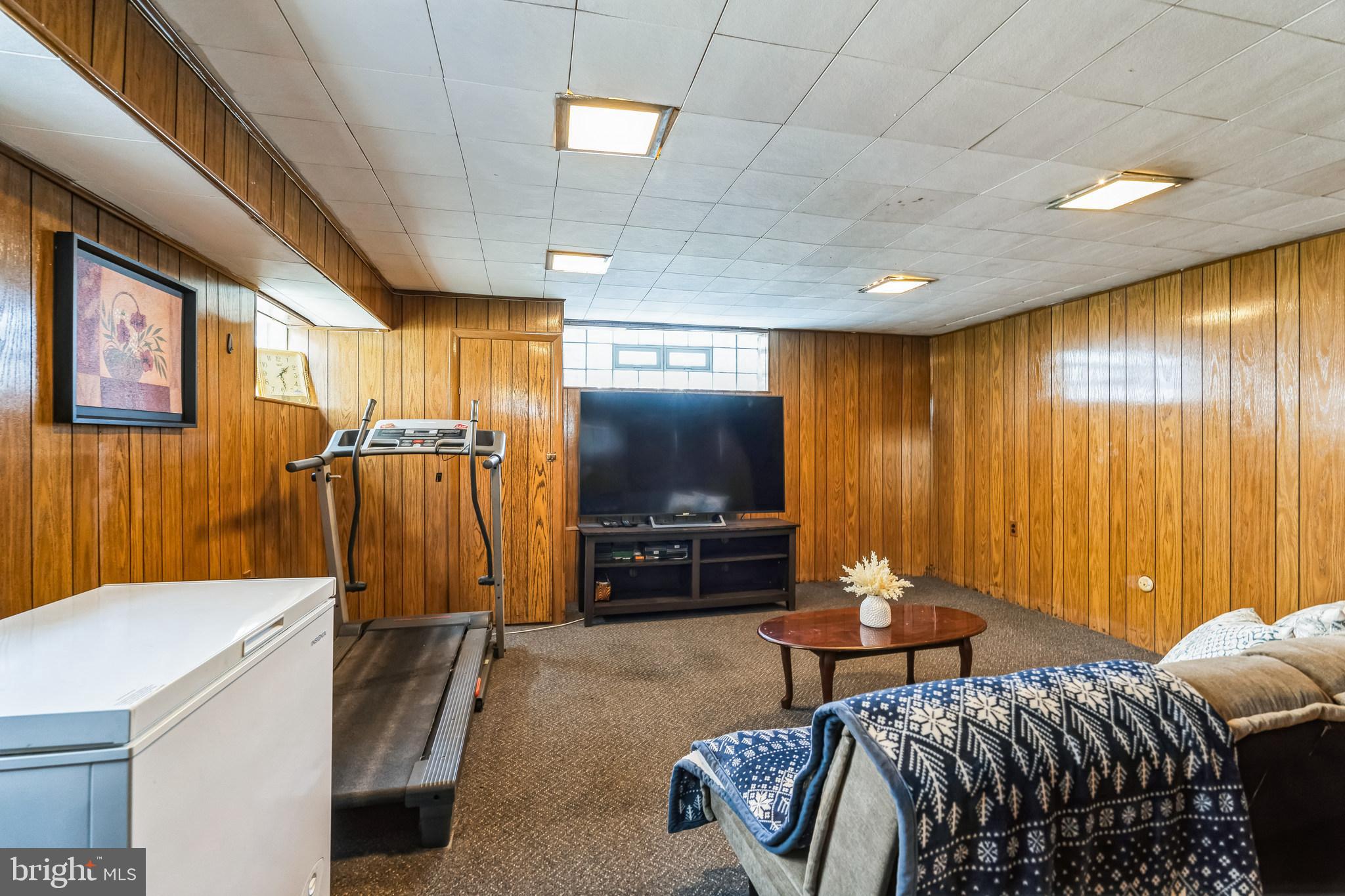 PHILADELPHIA (NORTHEAST) - Residential