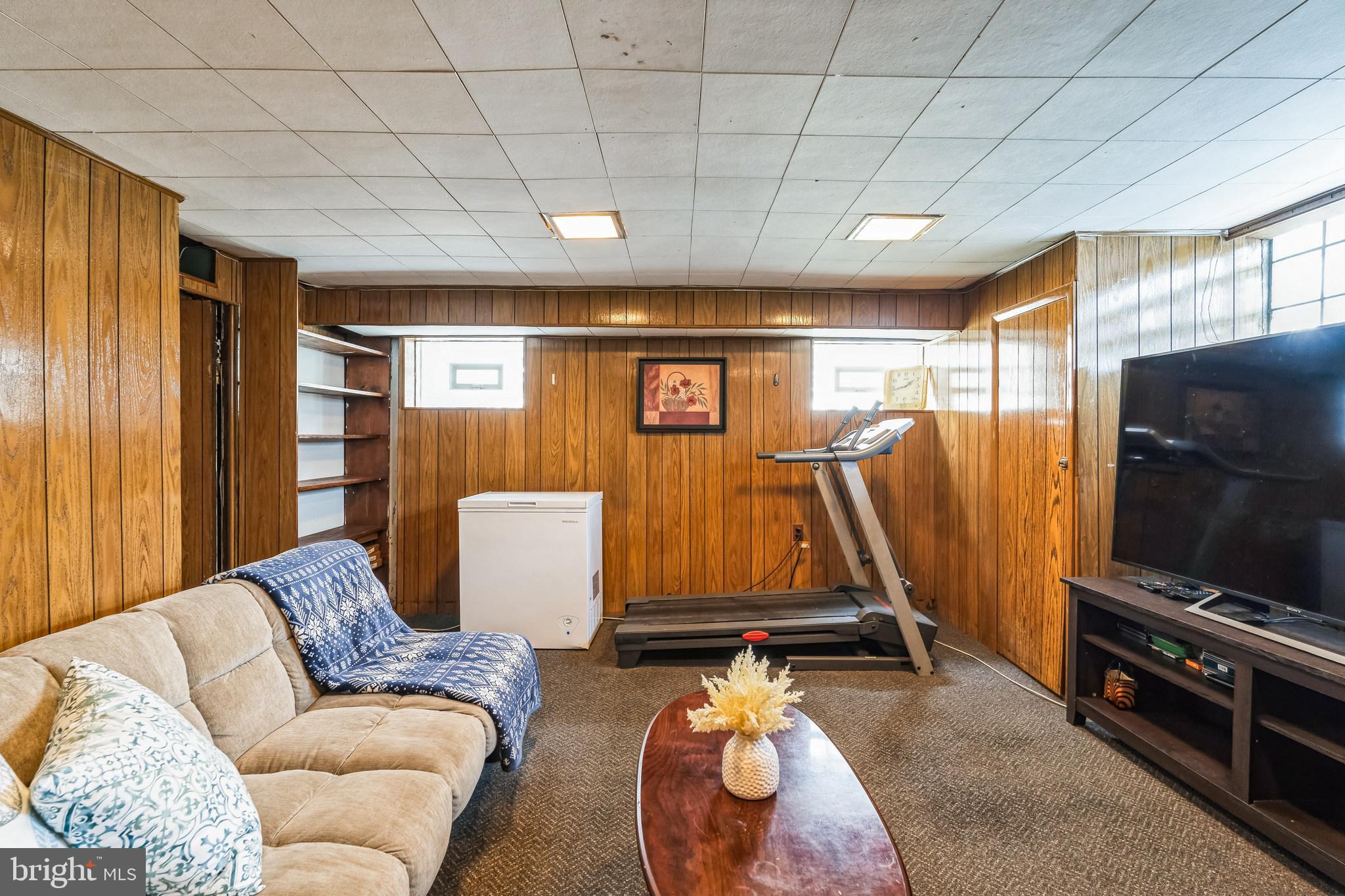 PHILADELPHIA (NORTHEAST) - Residential