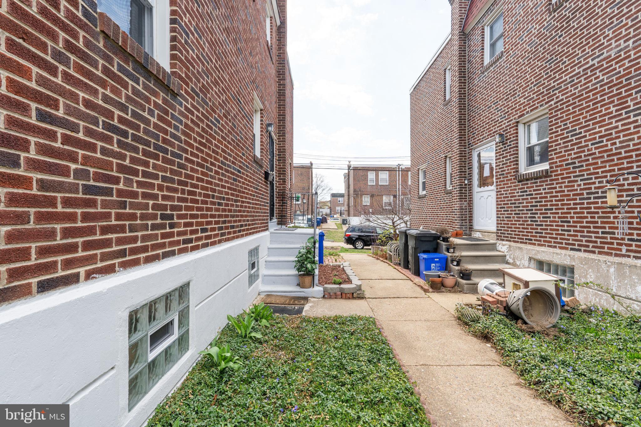 PHILADELPHIA (NORTHEAST) - Residential