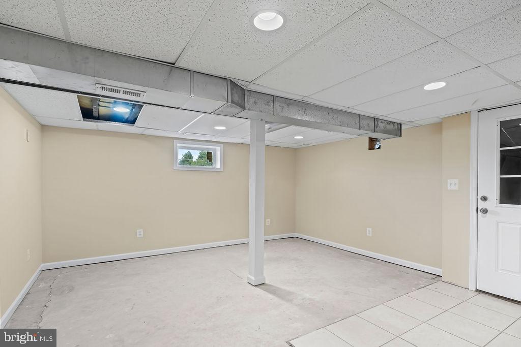 CORNS MANOR - Residential