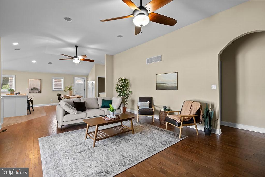 CORNS MANOR - Residential