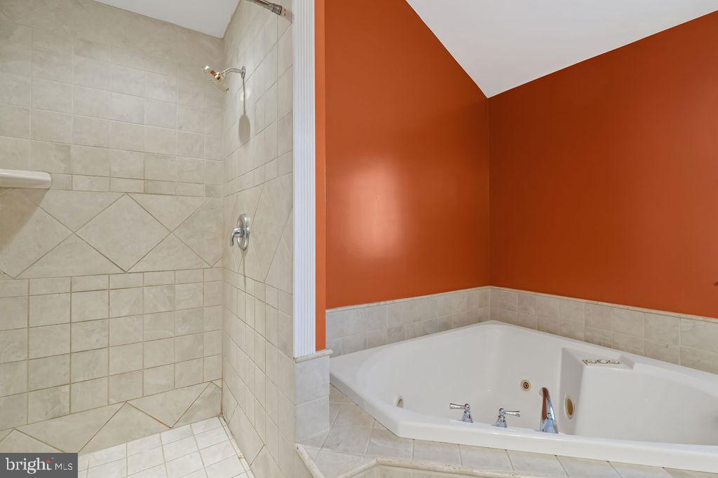 CORNS MANOR - Residential