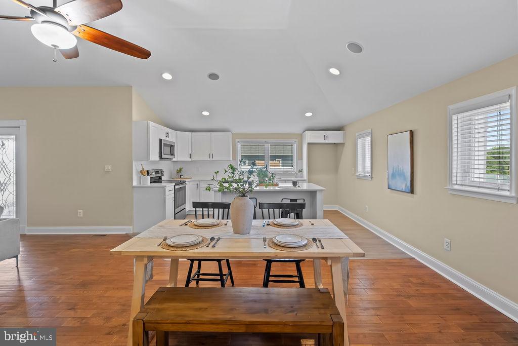 CORNS MANOR - Residential