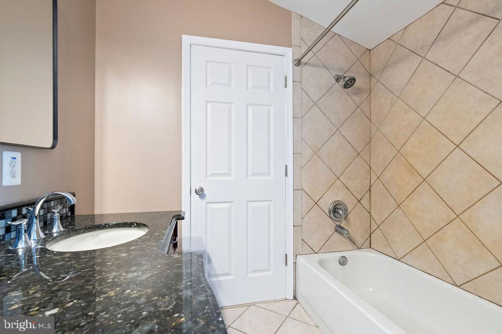 CORNS MANOR - Residential