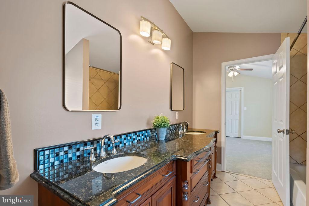 CORNS MANOR - Residential