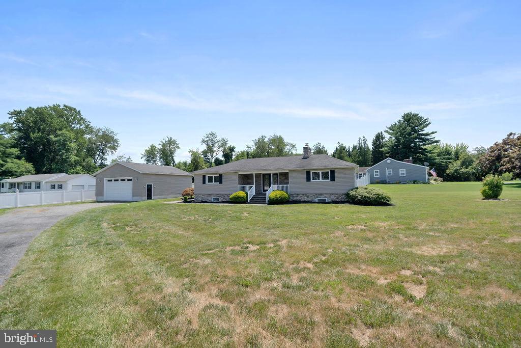 CORNS MANOR - Residential