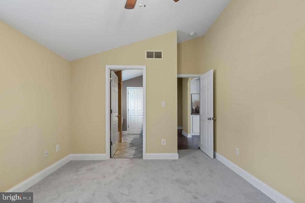 CORNS MANOR - Residential