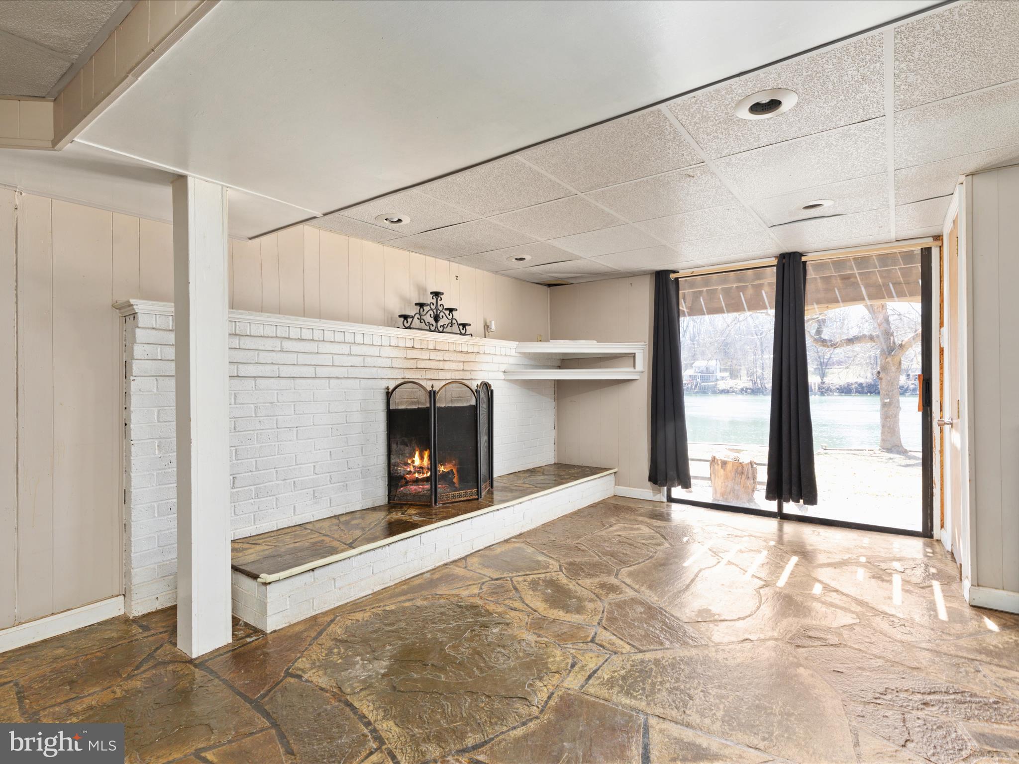 HARRY HOSKINS - Residential