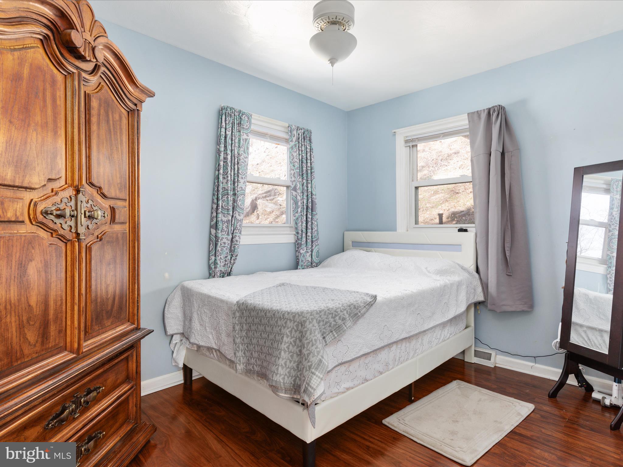 HARRY HOSKINS - Residential