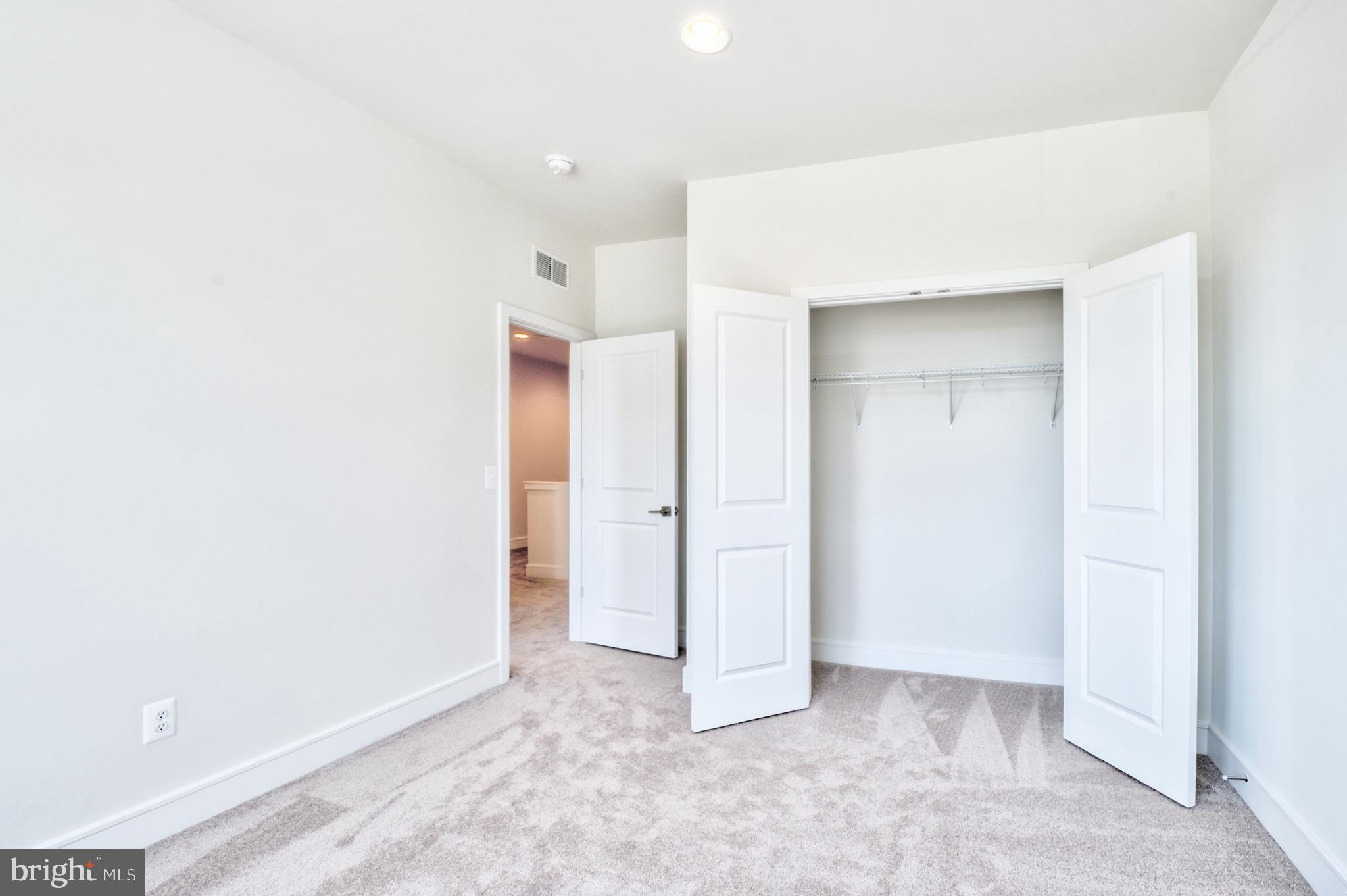 LAKE FREDERICK - Residential Lease