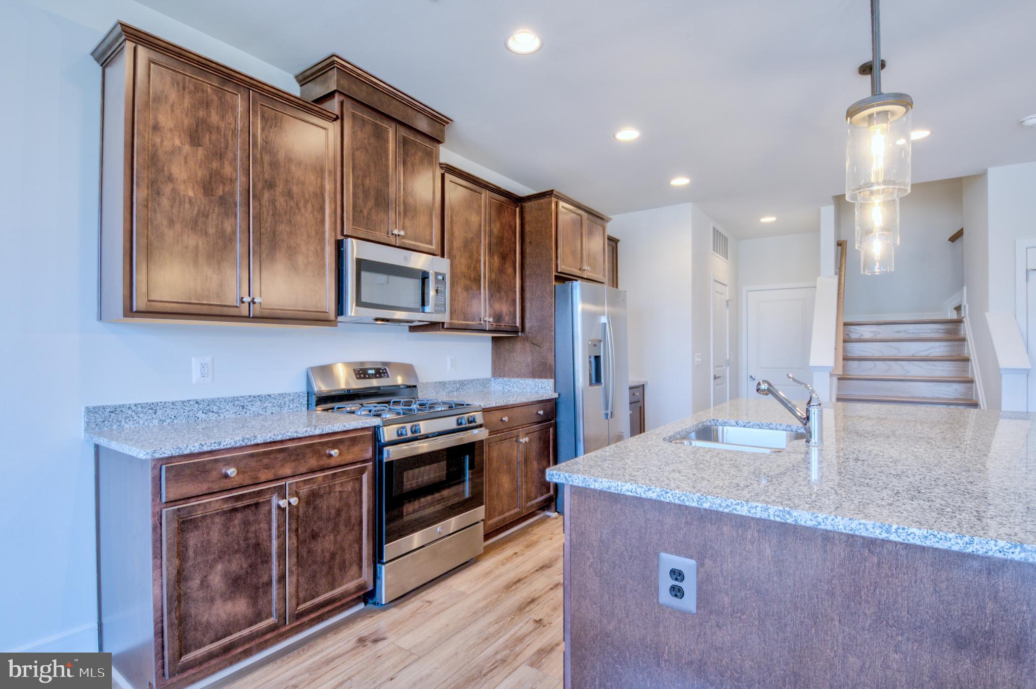 LAKE FREDERICK - Residential Lease